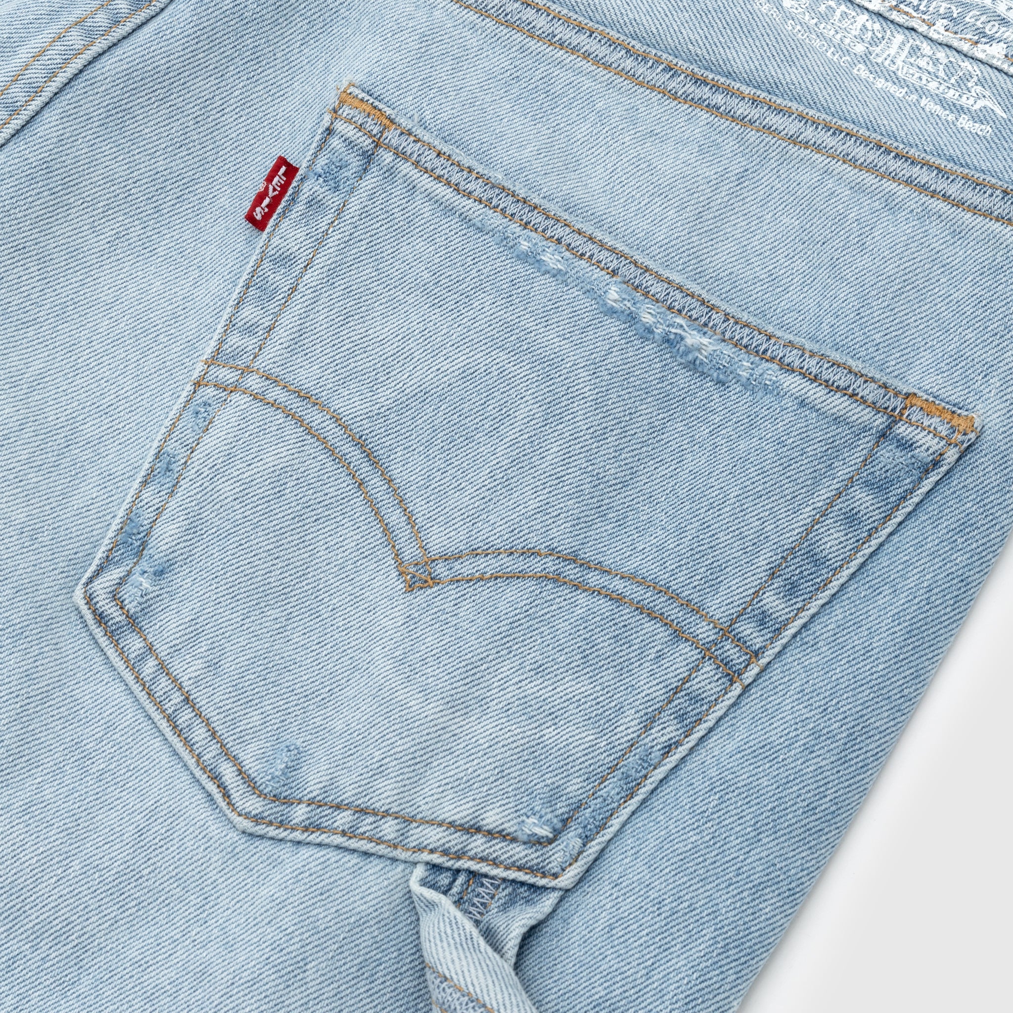 X LEVIS® STAY LOOSE JEANS