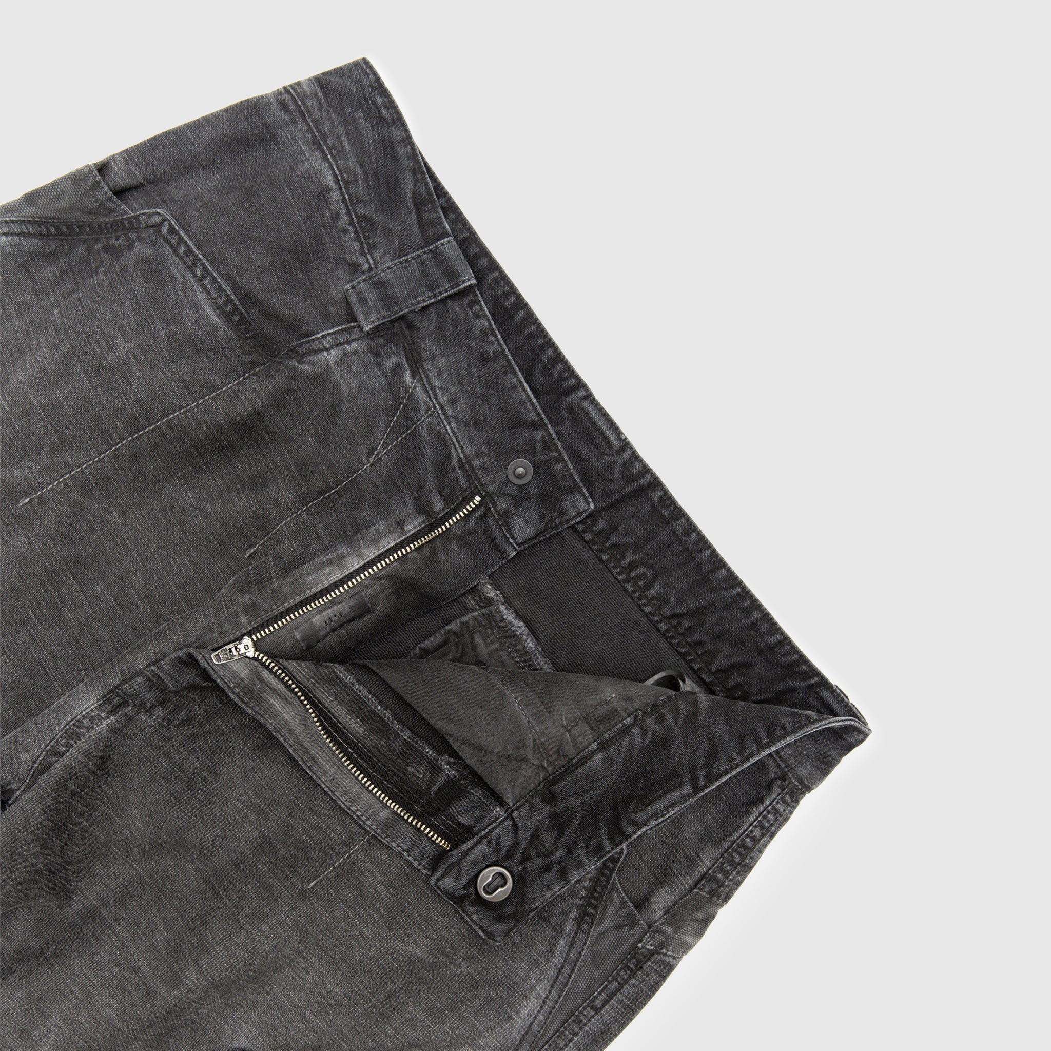 EP.8 03  CARGO TROUSERS