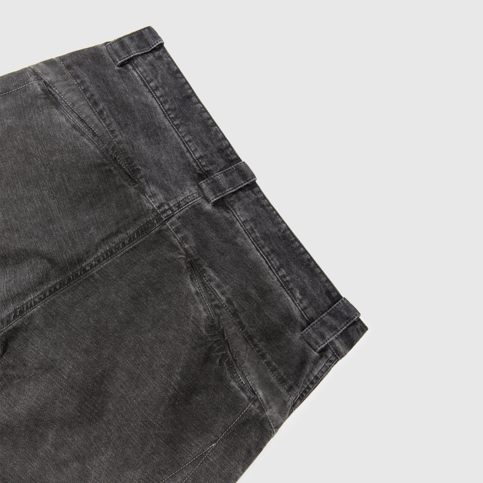 EP.8 03  CARGO TROUSERS