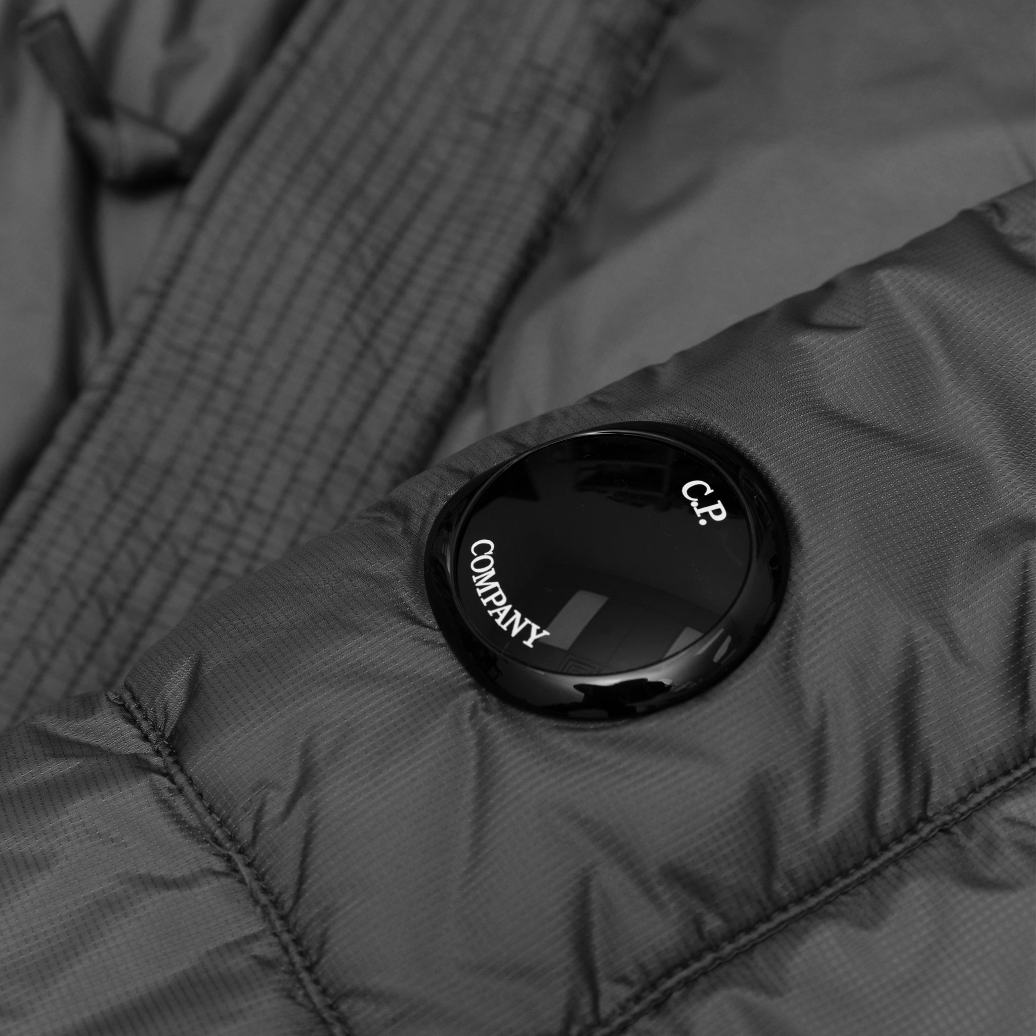 MEDIUM DOWN LENS SHIELD JACKET
