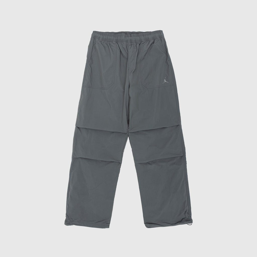 ESSENTIALS WOVEN PANT "IRON GREY"