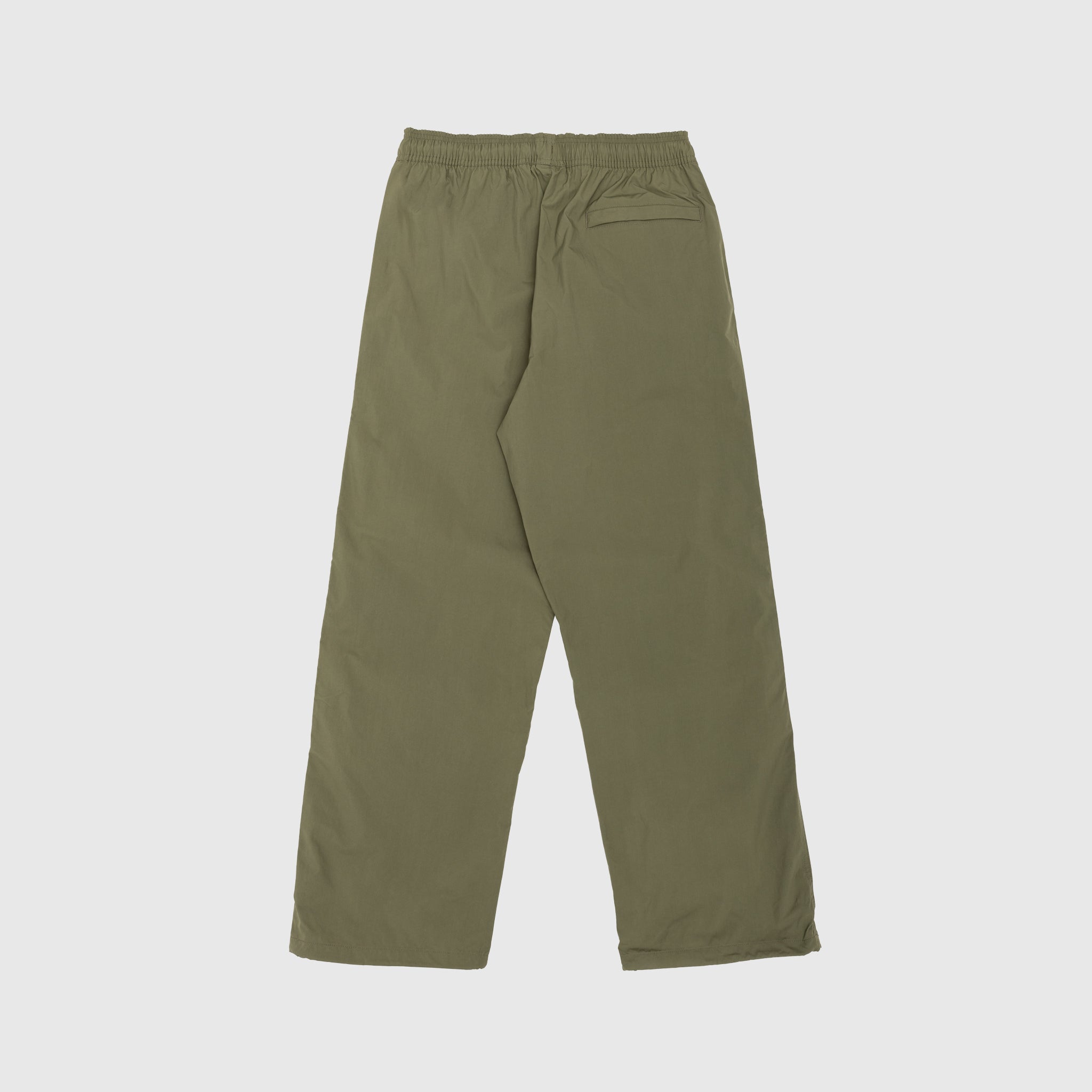 ESSENTIALS WOVEN PANT "MEDIUM OLIVE"