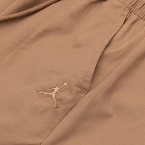 ESSENTIALS WOVEN SHORTS "ARCHAEO BROWN"