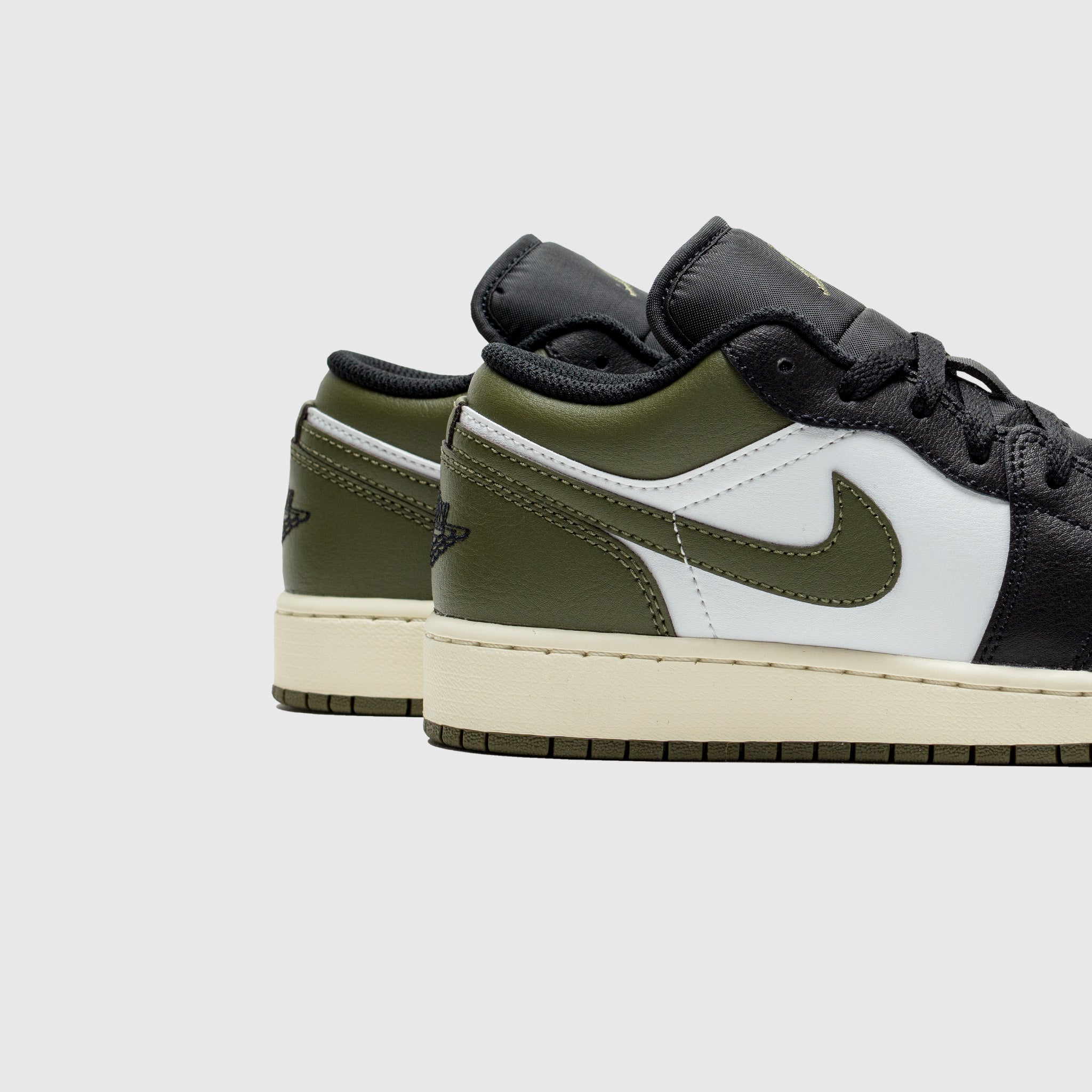 AIR JORDAN 1 LOW (GS) "MEDIUM OLIVE"