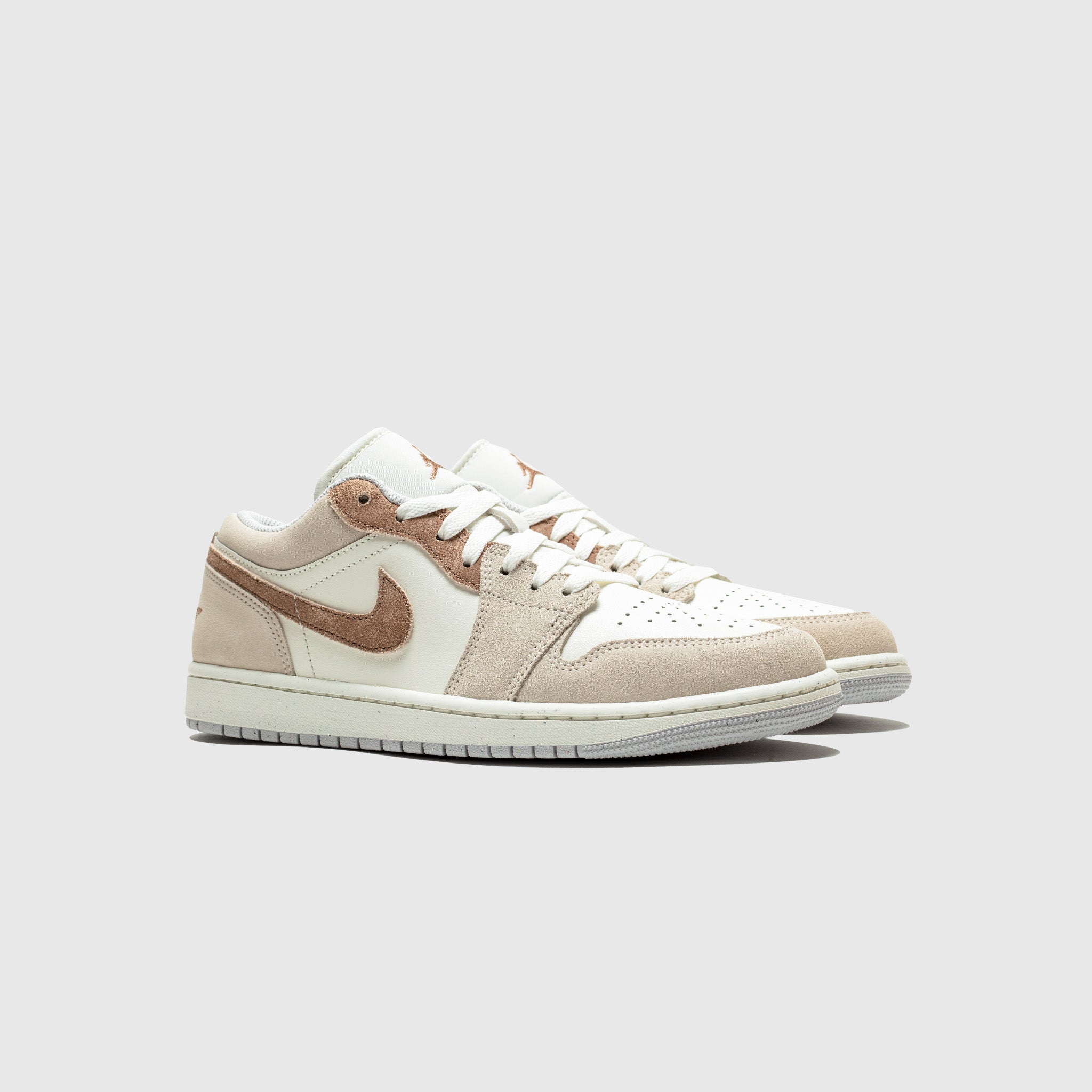 AIR JORDAN 1 LOW SE "LEGEND LIGHT BROWN"