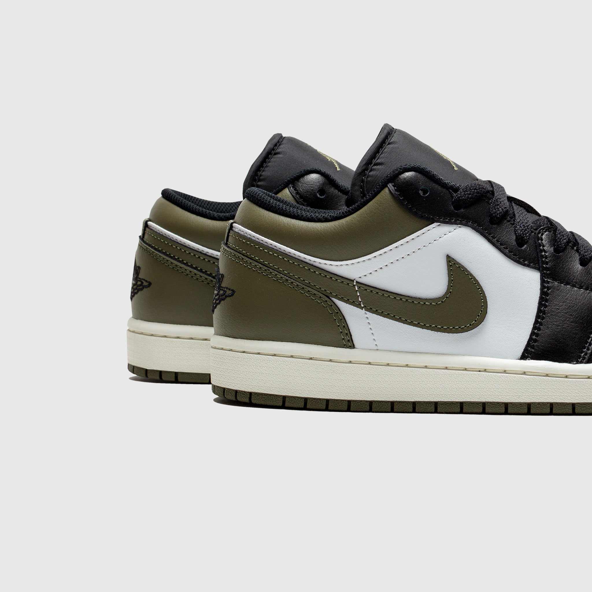 AIR JORDAN 1 LOW "MEDIUM OLIVE"