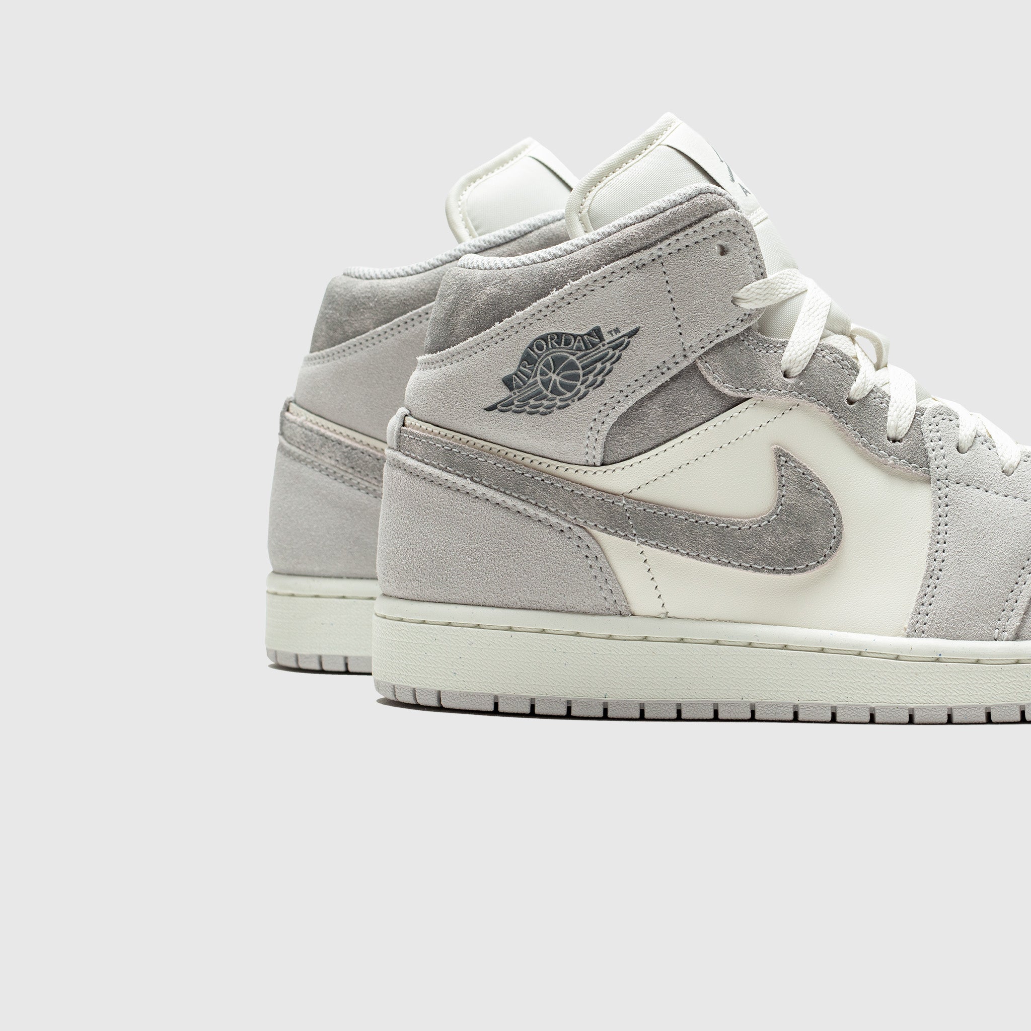 AIR JORDAN 1 MID SE "NEUTRAL GREY"