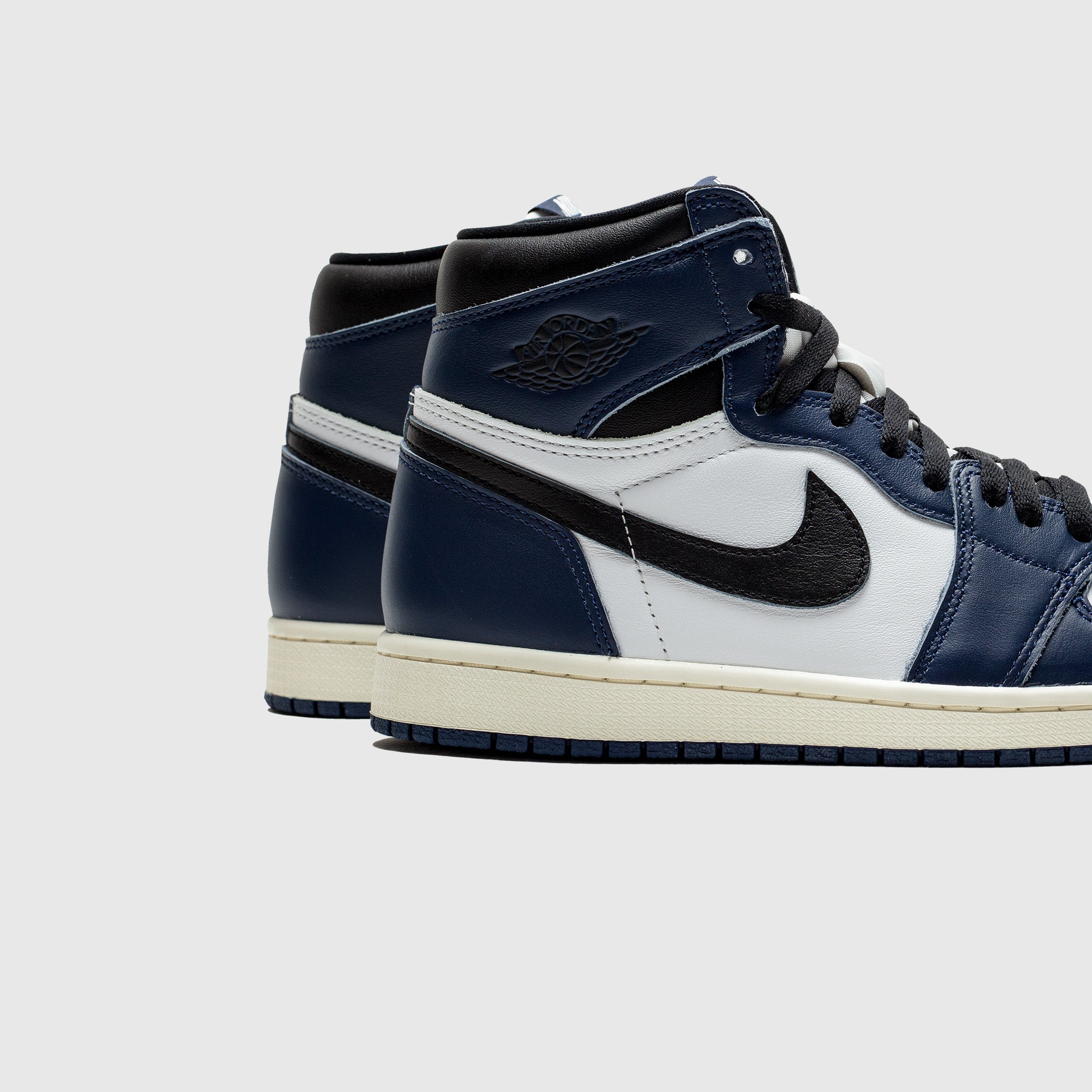 AIR JORDAN 1 RETRO HIGH OG "MIDNIGHT NAVY"