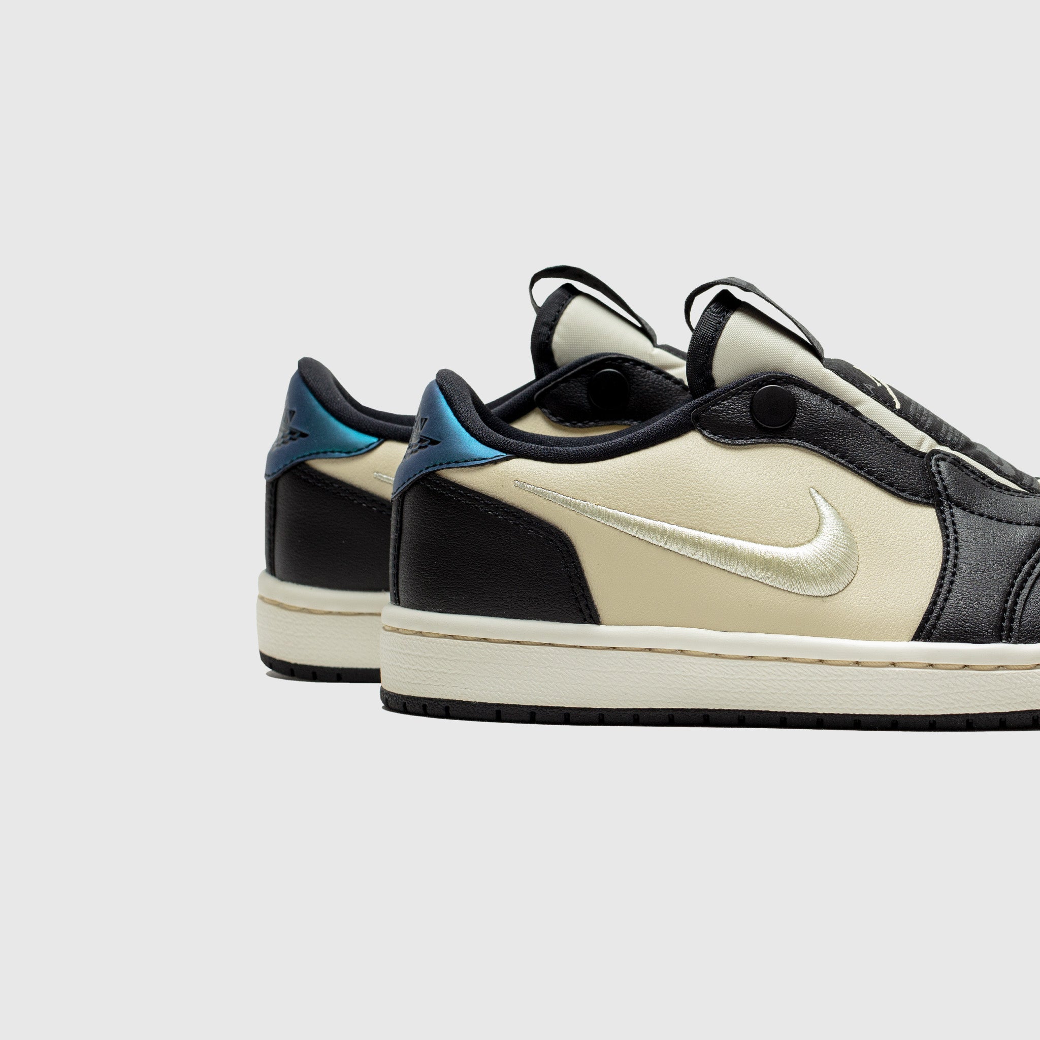 WMNS AIR JORDAN 1 LOW SLIP "FOSSIL"