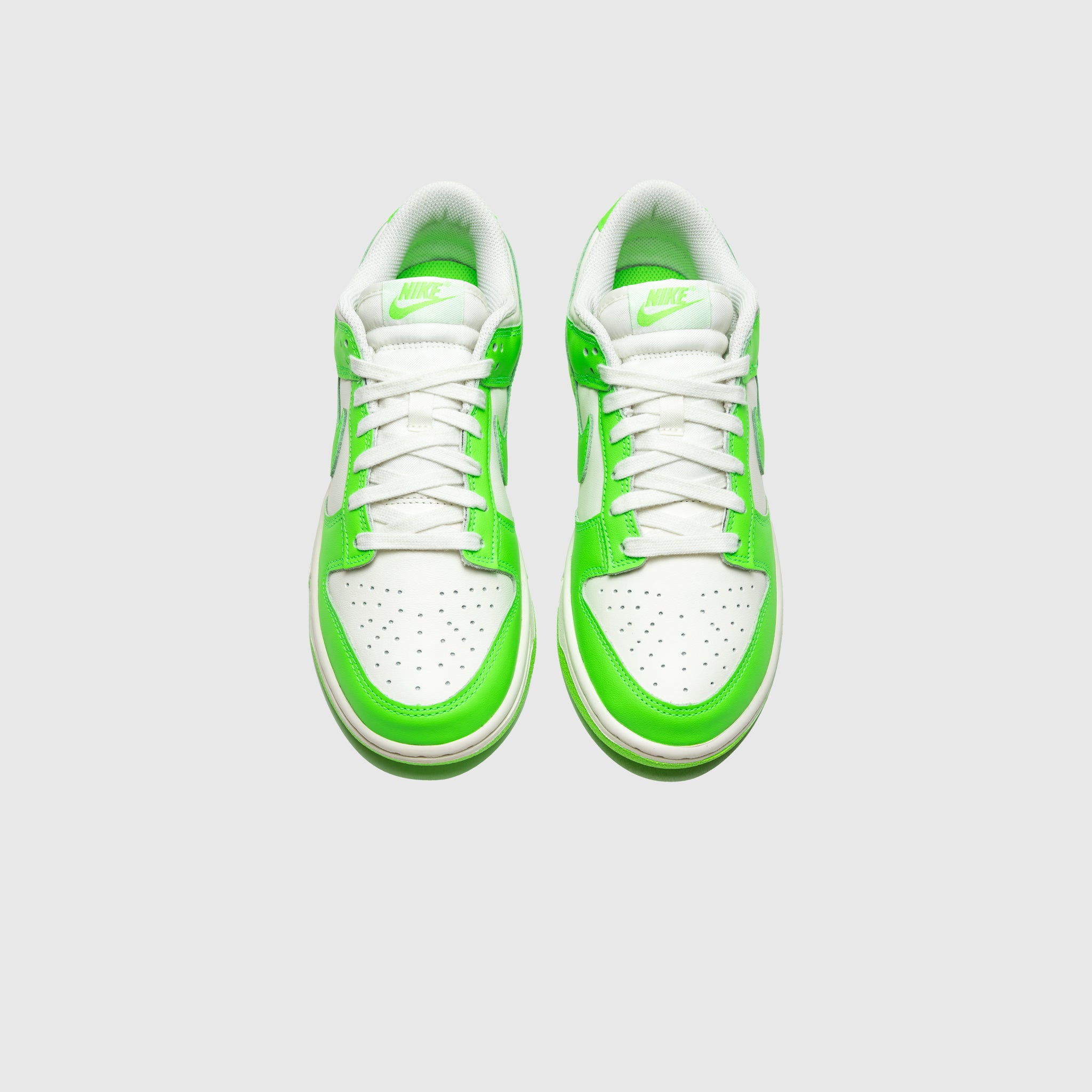 WMNS DUNK LOW "GREEN STRIKE"