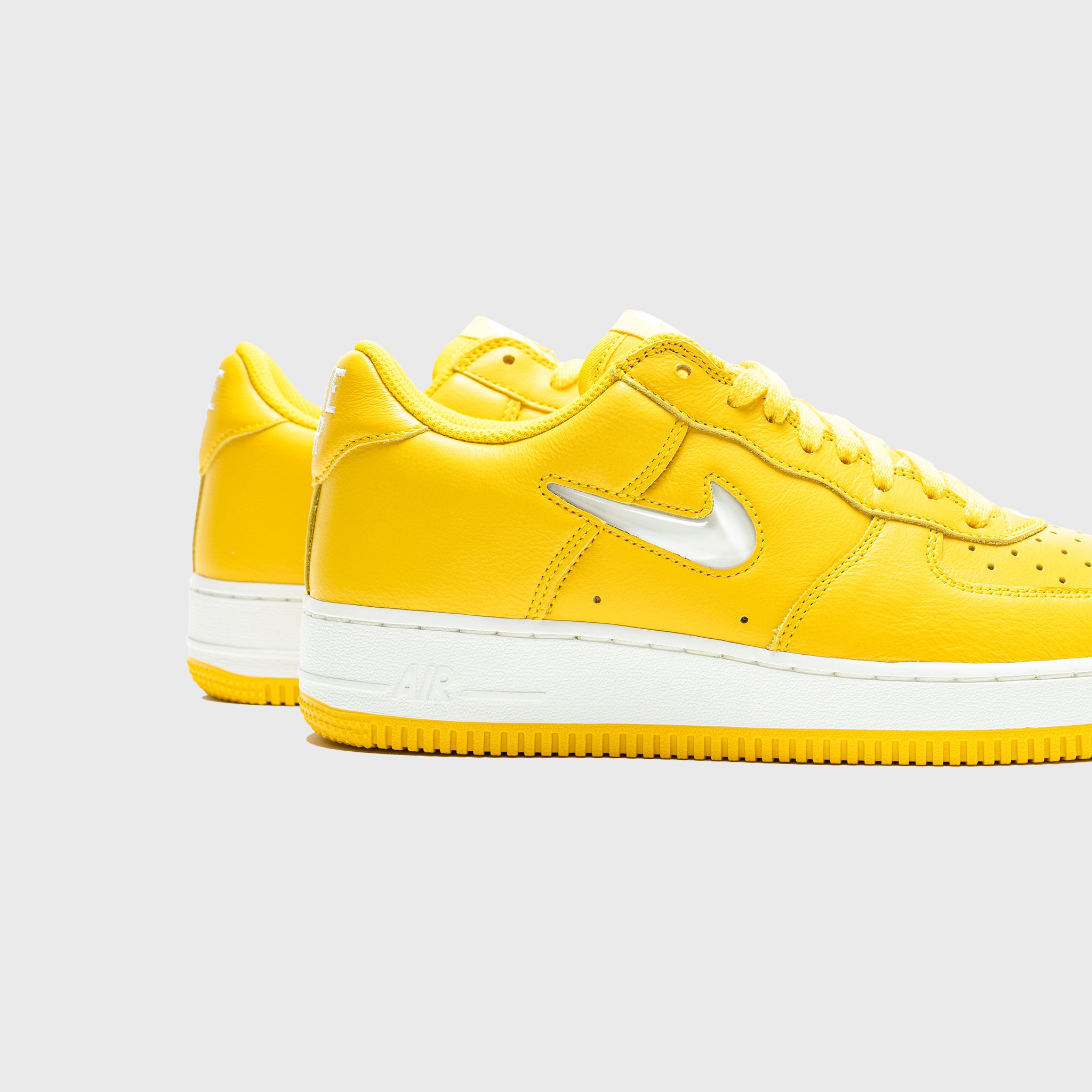 AIR FORCE 1 LOW RETRO SPEED YELLOW – PACKER SHOES