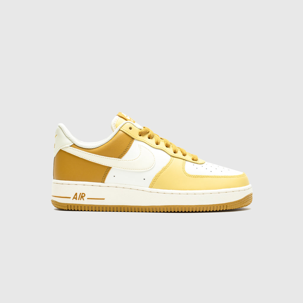 NIKE  AIRFORCE1 07 SATURNGOLD  FZ4034 716 FRONT 1024x