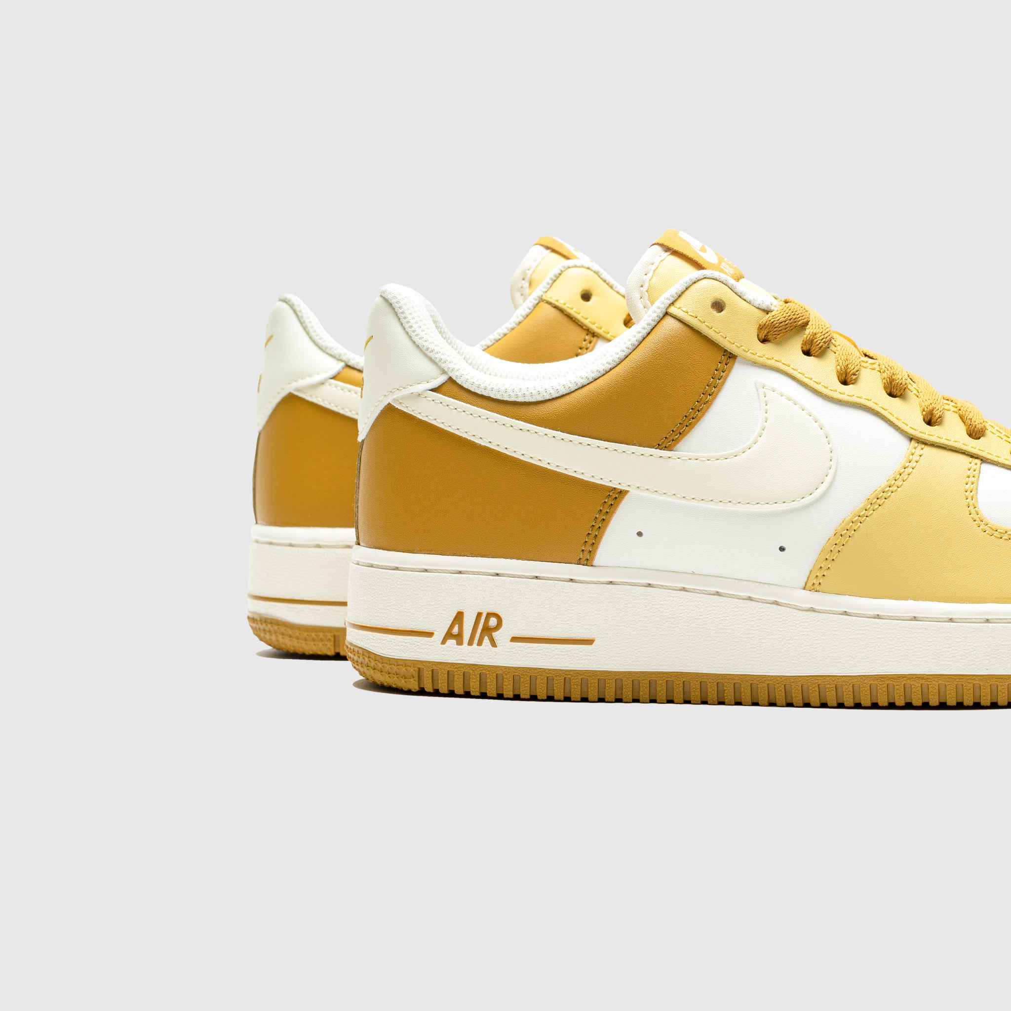 NIKE  AIRFORCE1 07 SATURNGOLD  FZ4034 716 SIDE