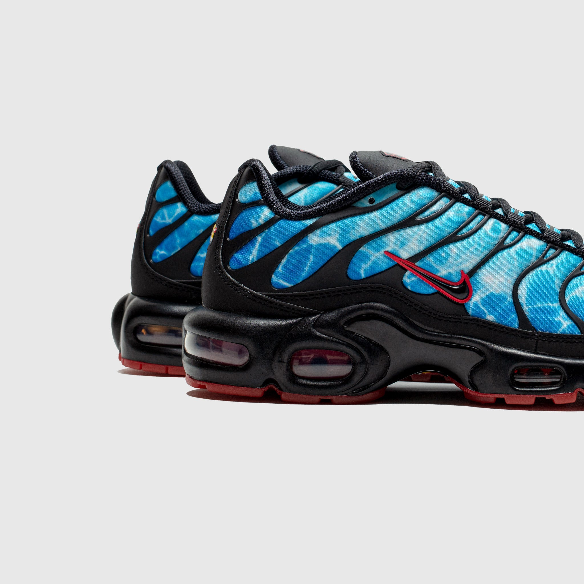 AIR MAX PLUS "SHARK ATTACK"