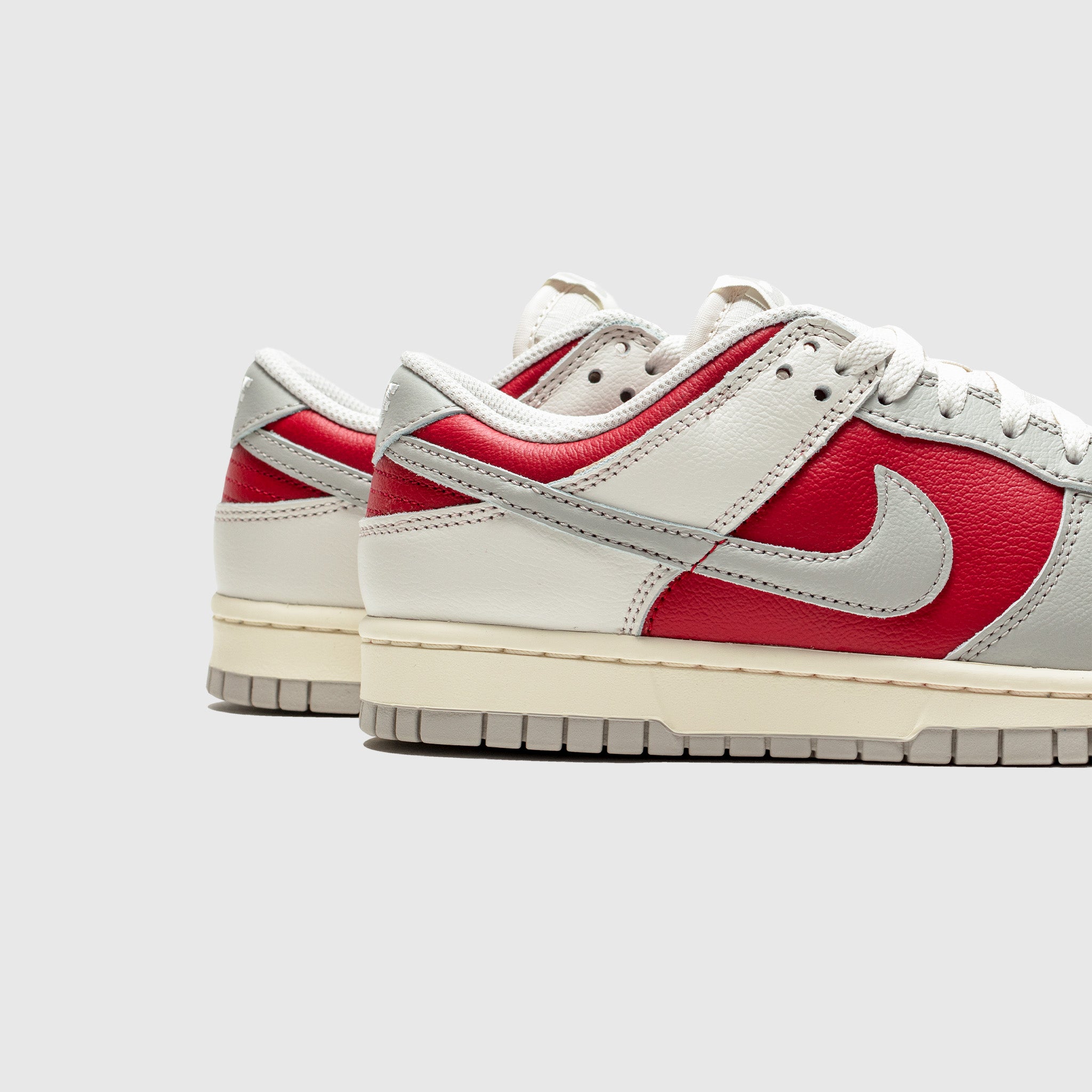 DUNK LOW "IVORY ULTRAMAN"