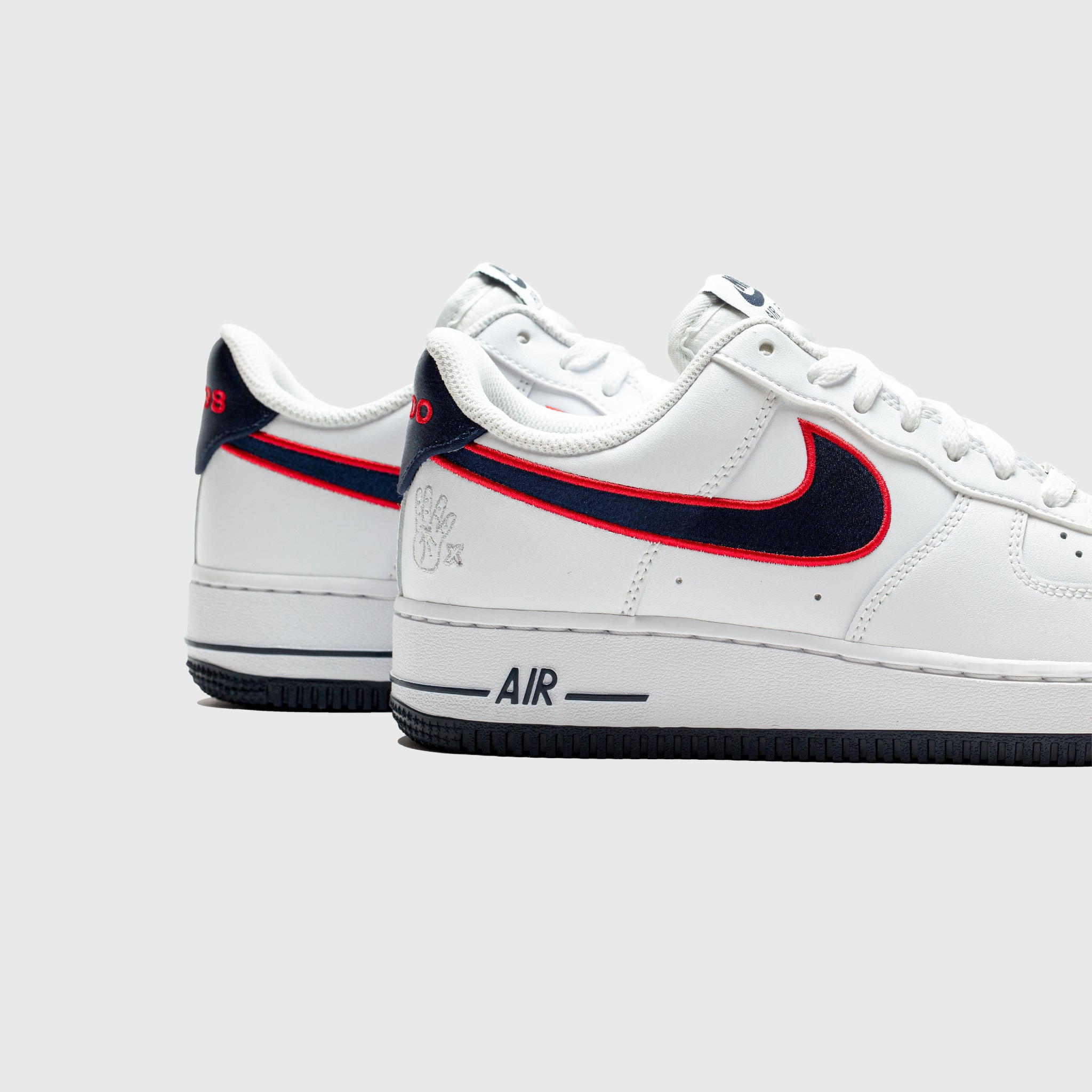Air Force 1 LV8 GS Outline