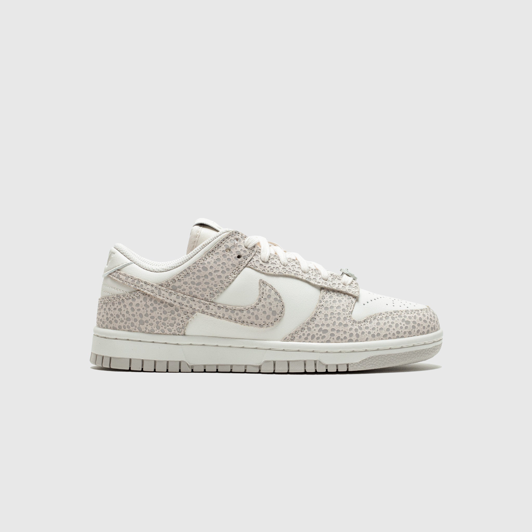 WMNS DUNK LOW PRM "PHANTOM"