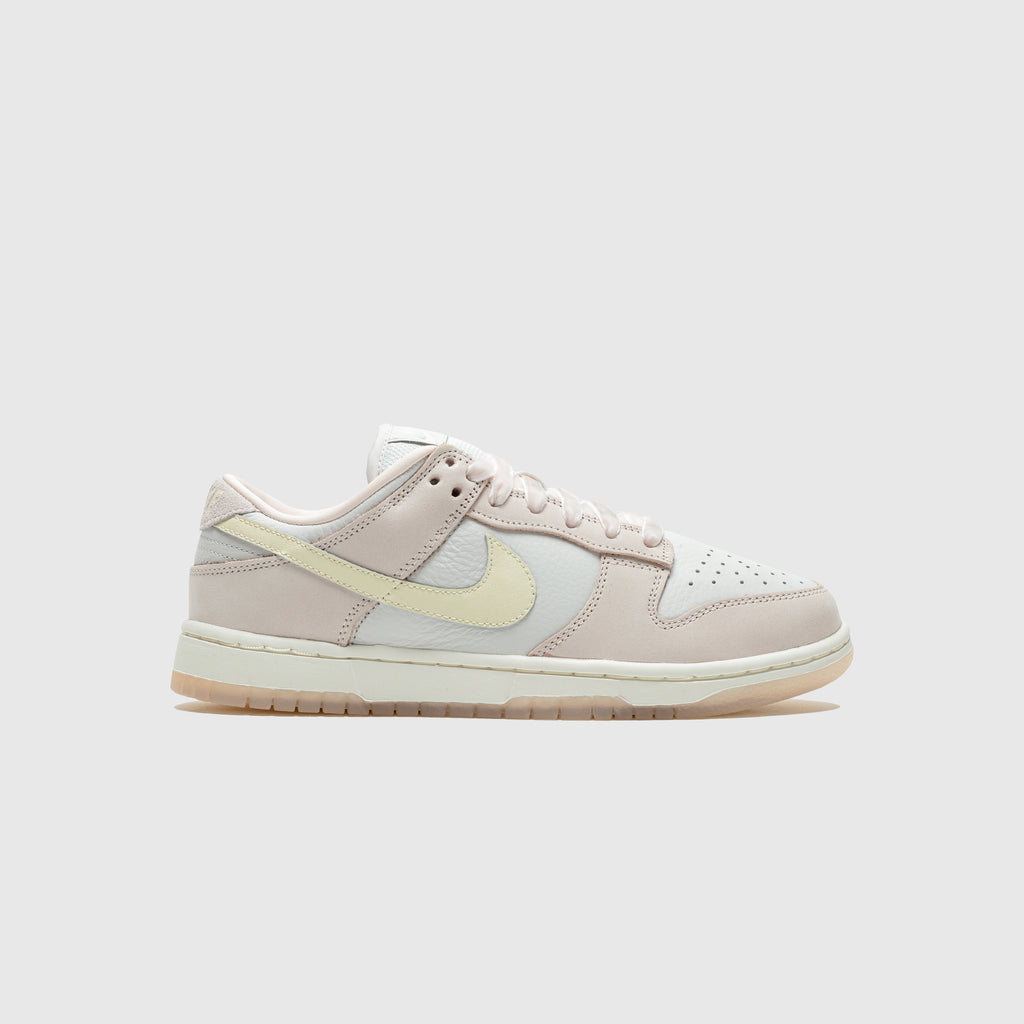 WMNS DUNK LOW PRM "SOFT PINK"