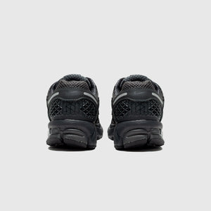 WMNS ZOOM VOMERO 5 "TRIPLE BLACK"