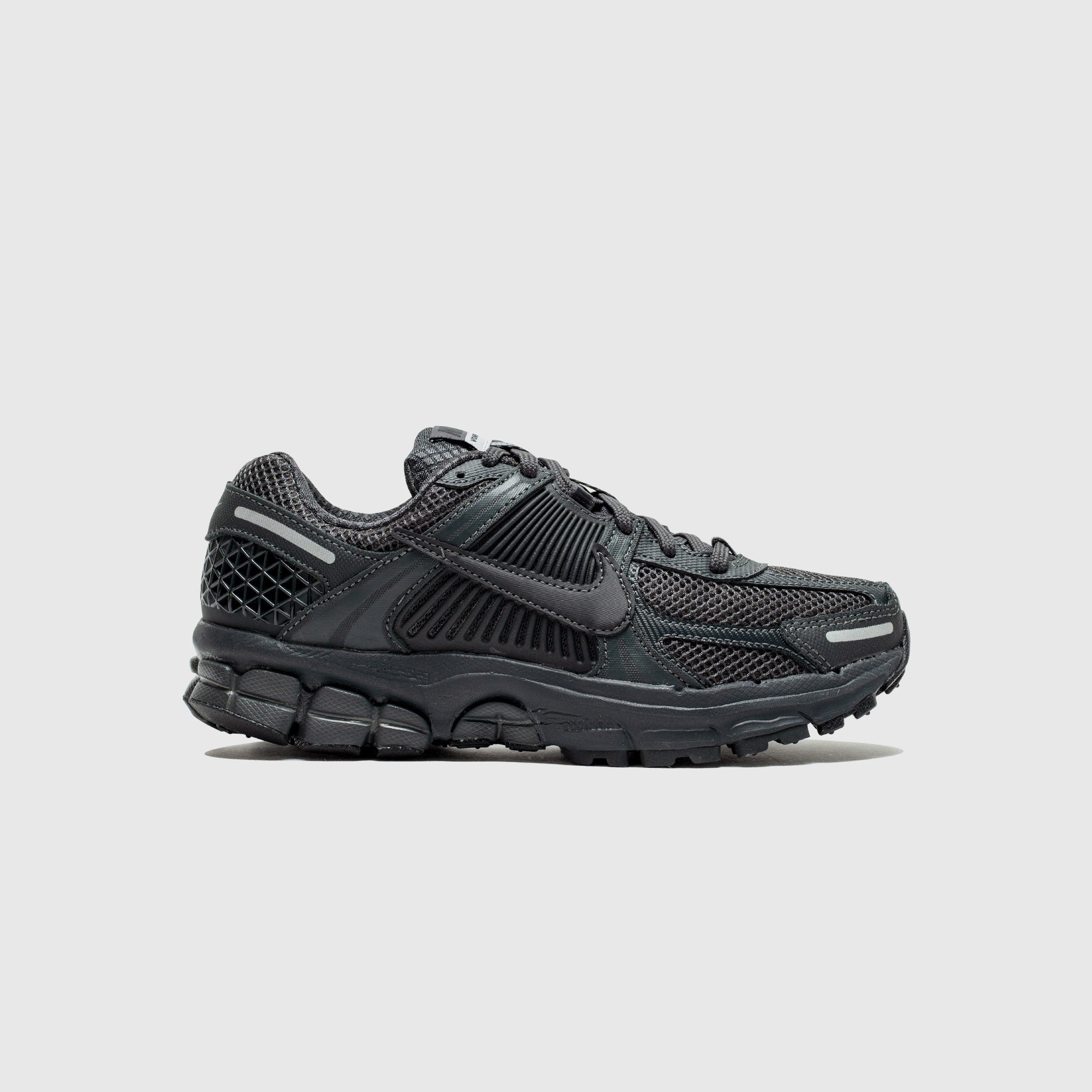 WMNS ZOOM VOMERO 5 "TRIPLE BLACK"