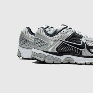 ZOOM VOMERO 5 "METALLIC SILVER & BLACK"