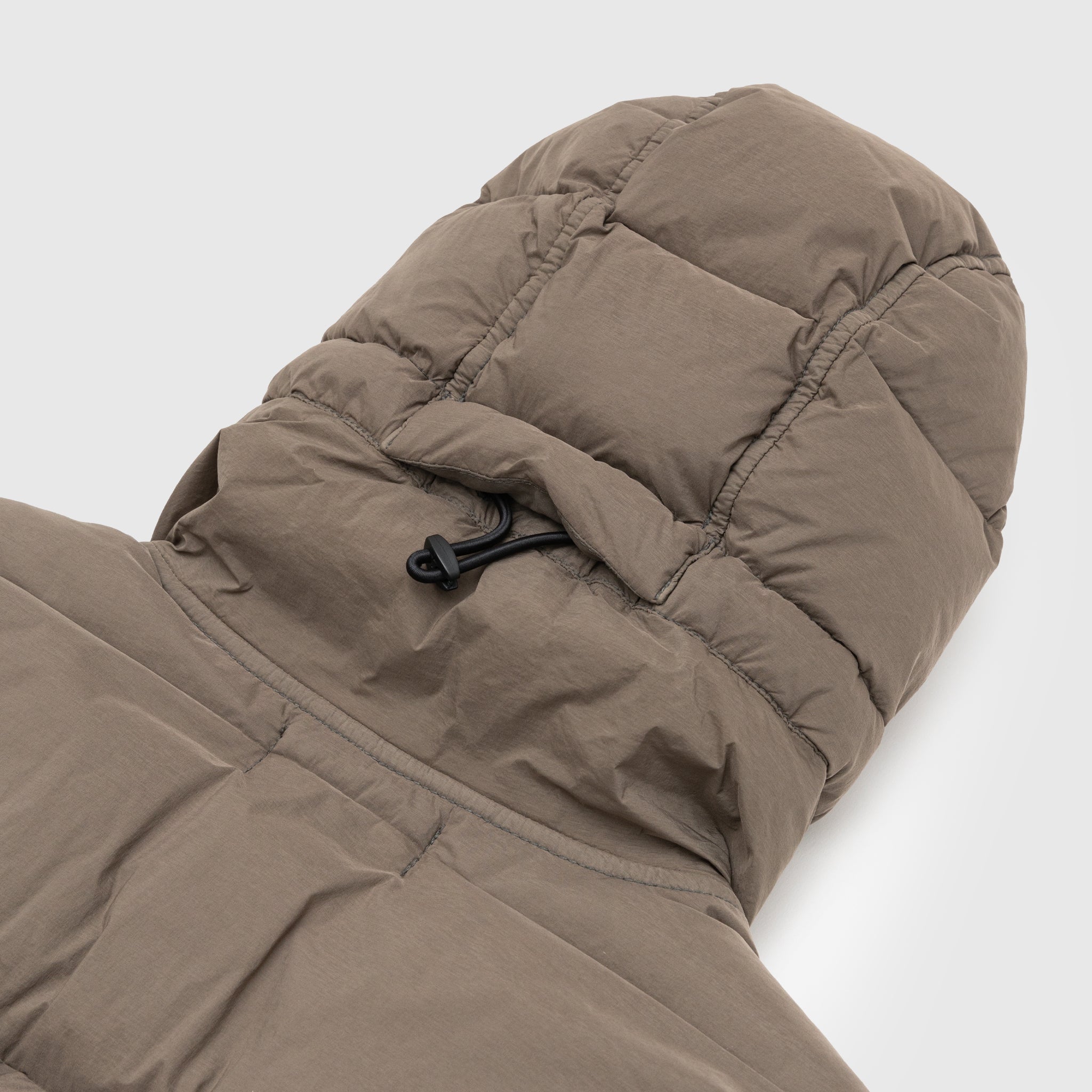 SEAMLESS TUNNEL NYLON DOWN-TC HOODED JACKET