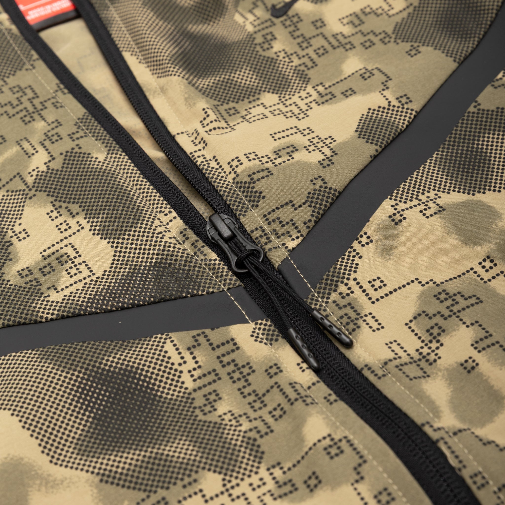 TECH DRI-FIT WOVEN WINDRUNNER OVERSIZED JACKET "CAMO"