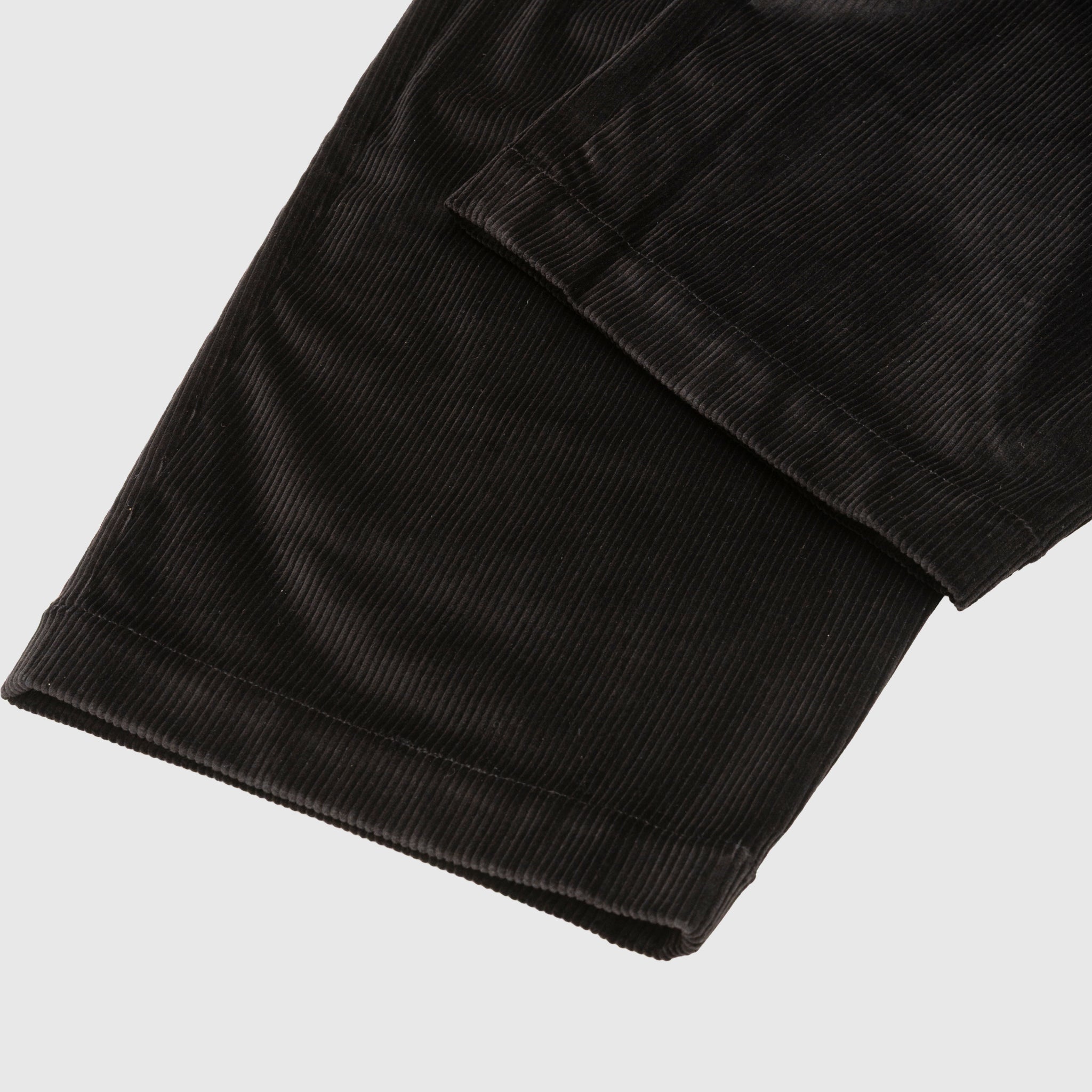 WIDE LEG PLEATED TROUSER