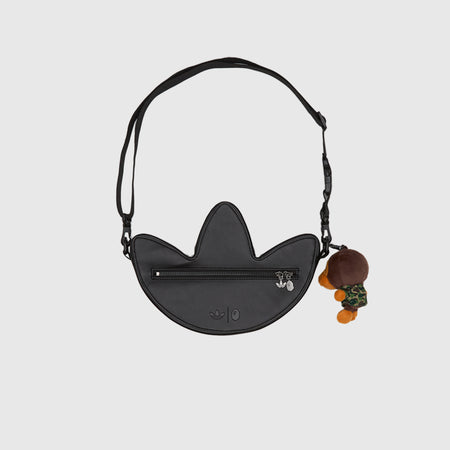 x BAPE TREFOIL SHOULDER BAG "BLACK"