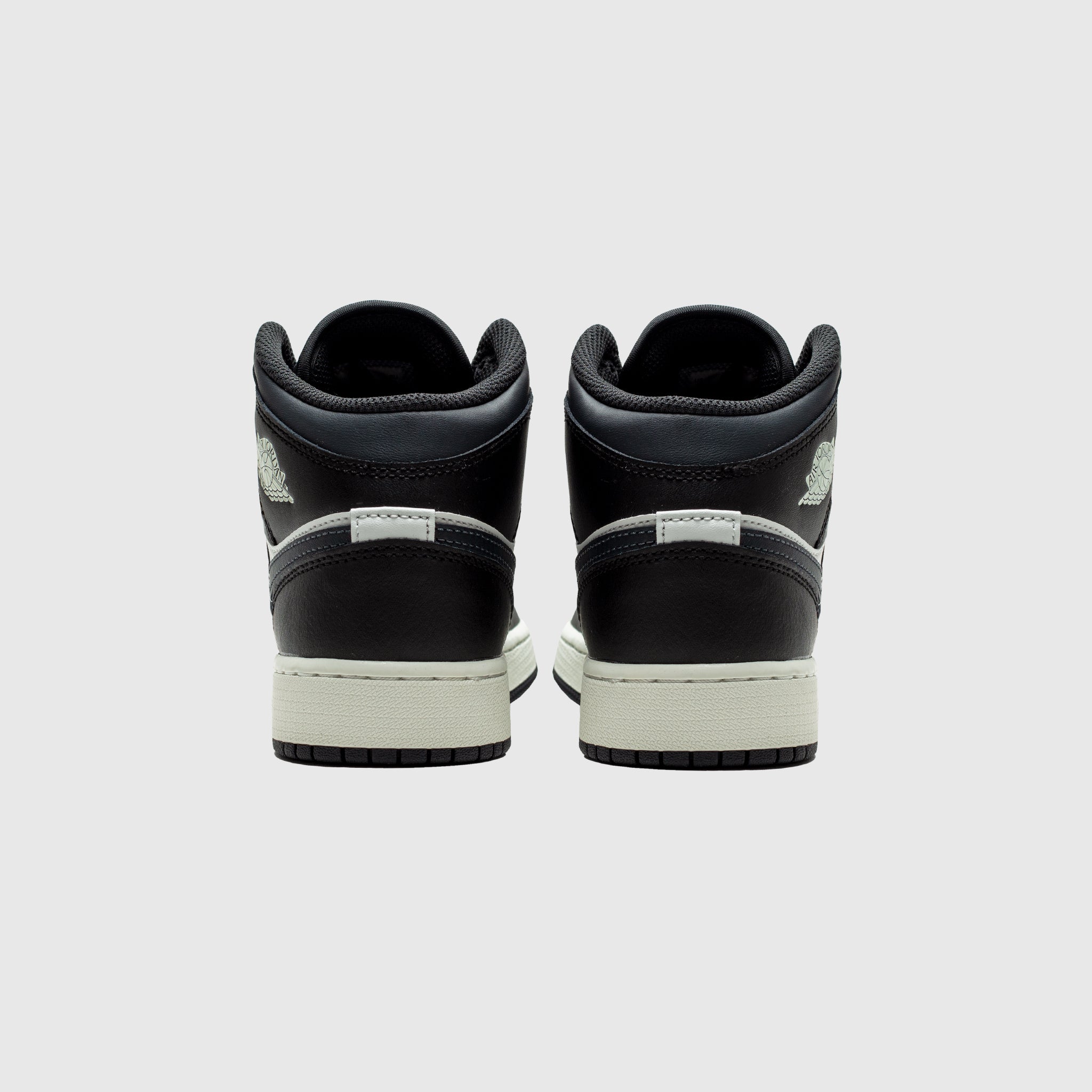 AIR JORDAN 1 MID (GS) "OFF NOIR"