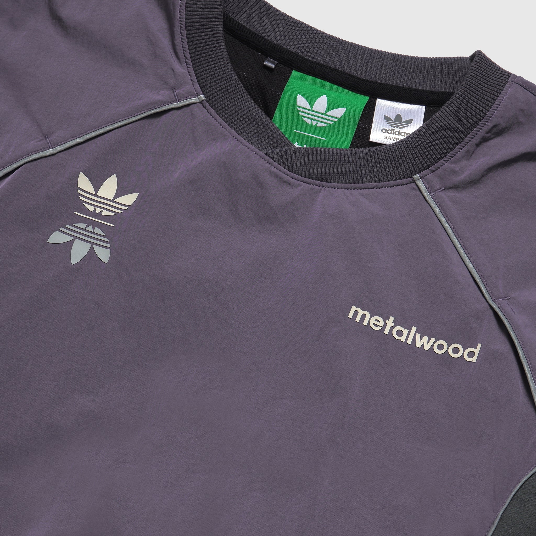 x ADIDAS ORIGINALS CREWNECK PULLOVER