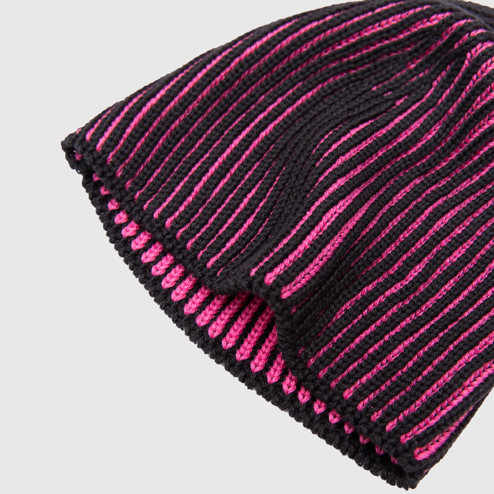 REVERSIBLE KNIT SKULLY