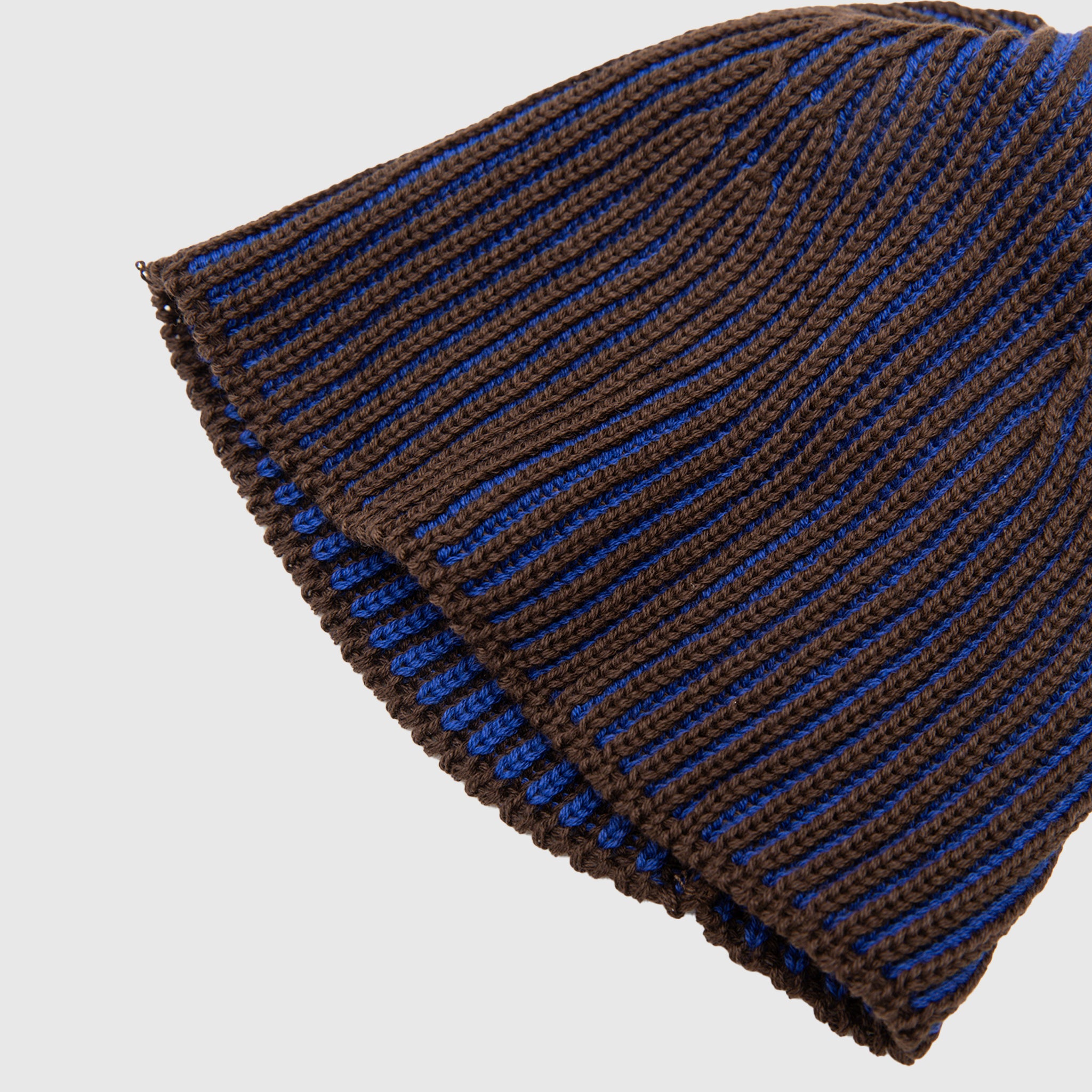 REVERSIBLE KNIT SKULLY