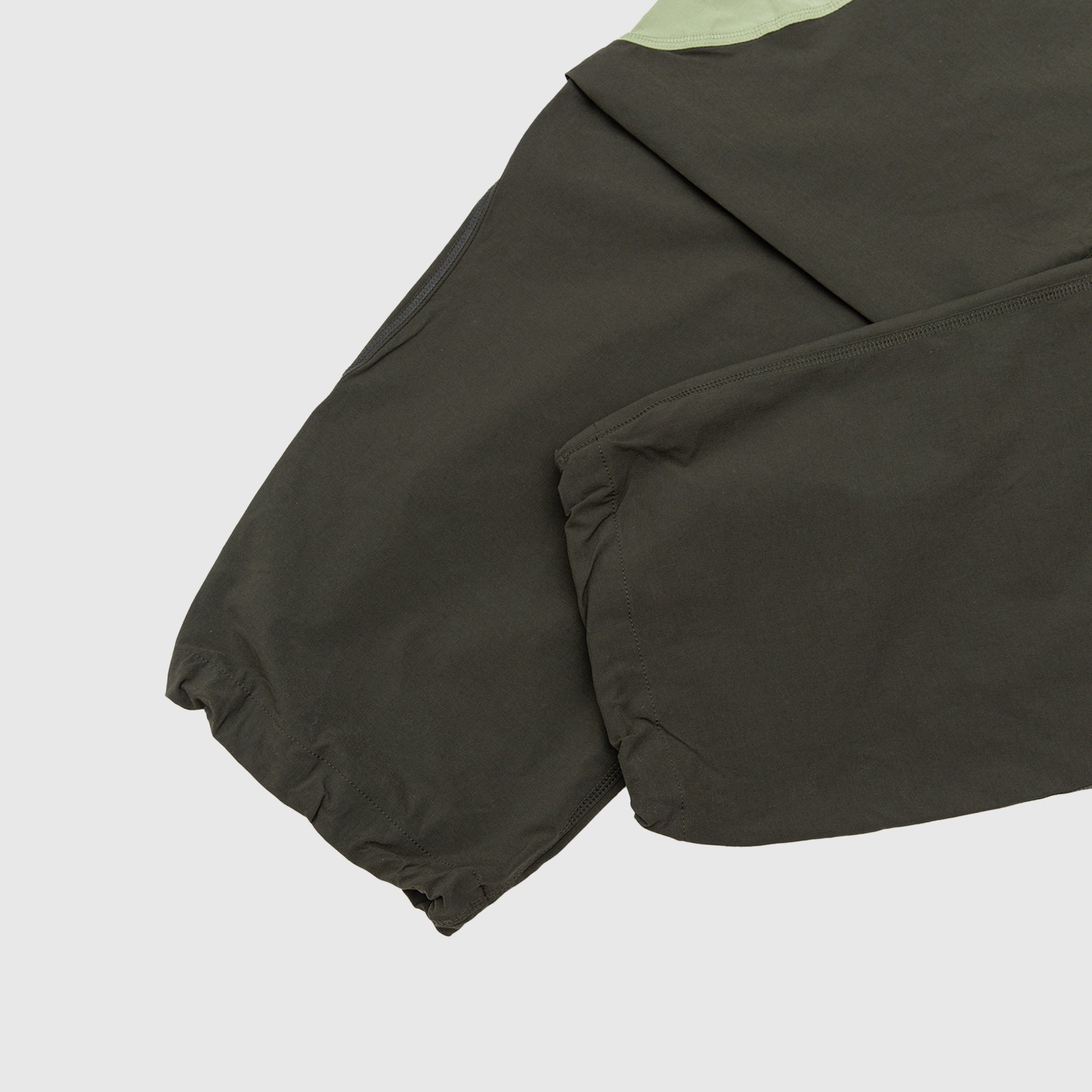 TECH DRY-FIT WOVEN COLOR-BLOCK OVERSIZED PANTS