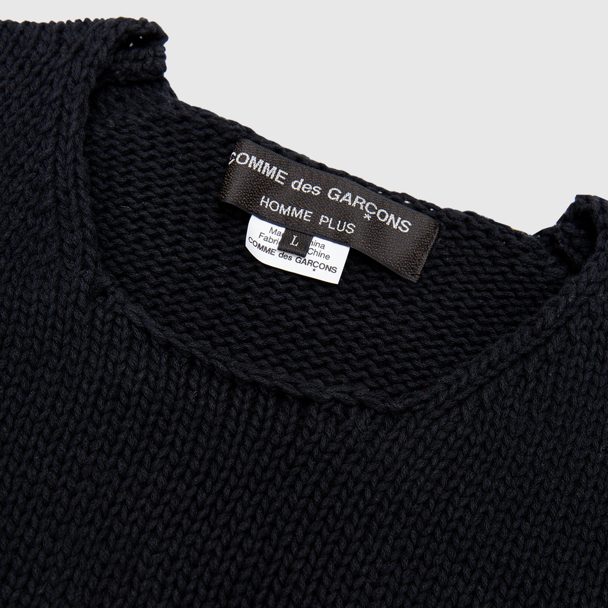 CUT-OUT KNIT SWEATER