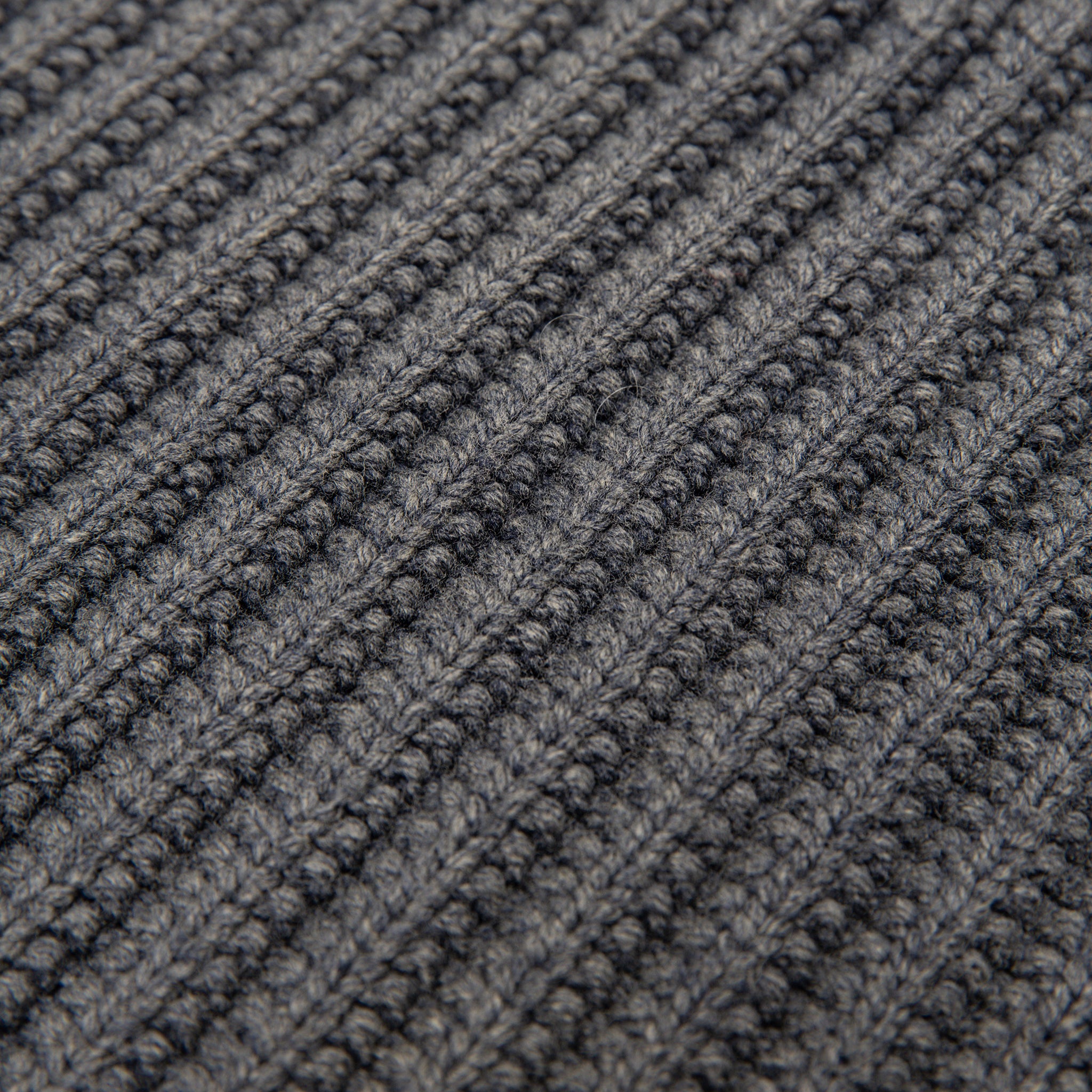 BLEACHED TRANSFORMED RIBBED KNIT