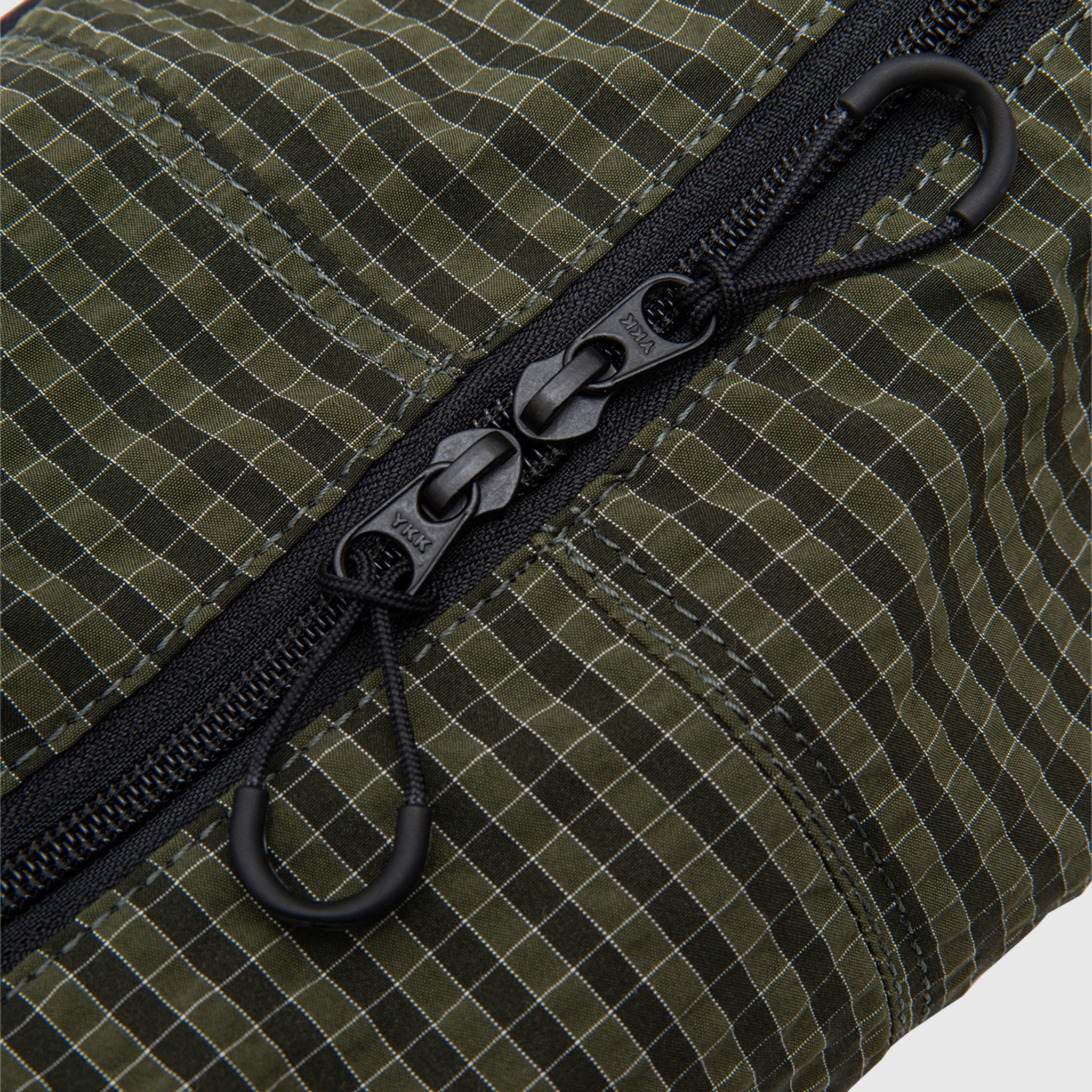 MEN'S CHECK SLING BAG