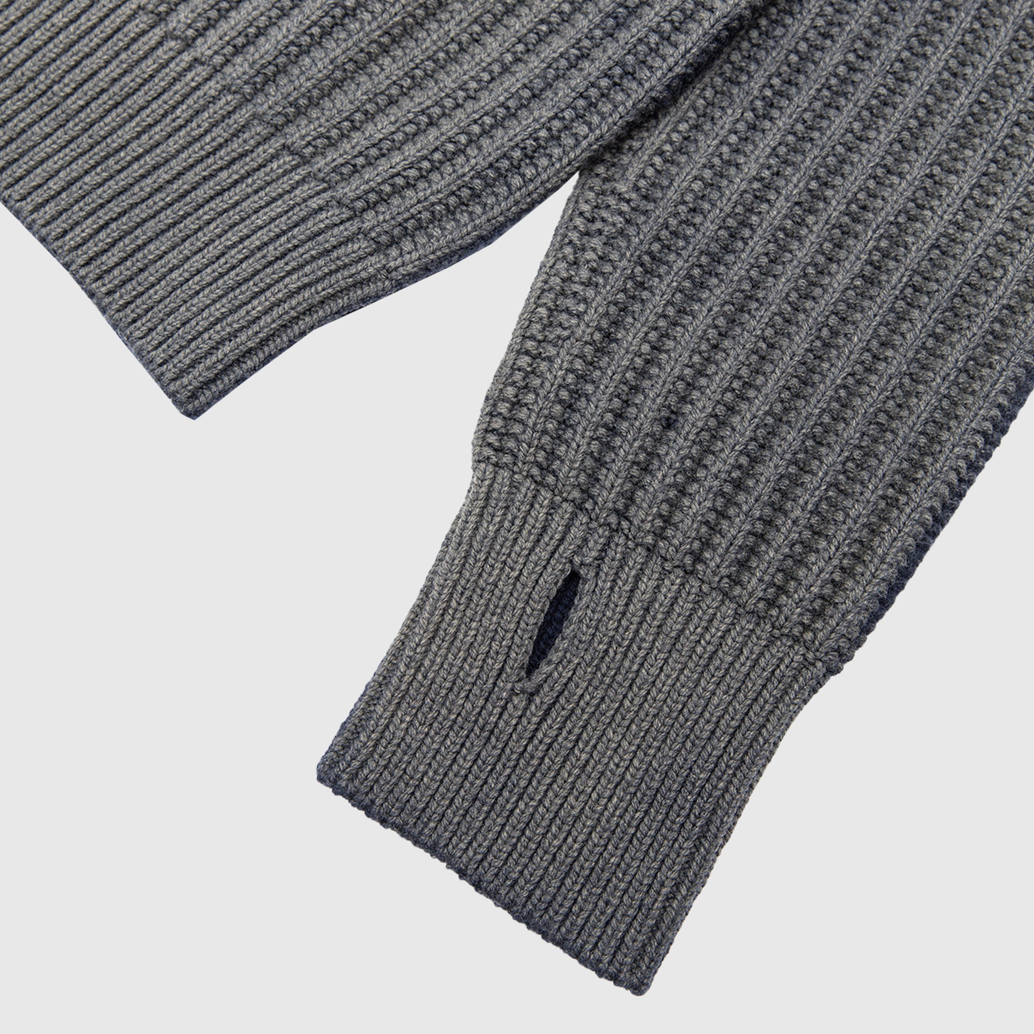 BLEACHED TRANSFORMED RIBBED KNIT