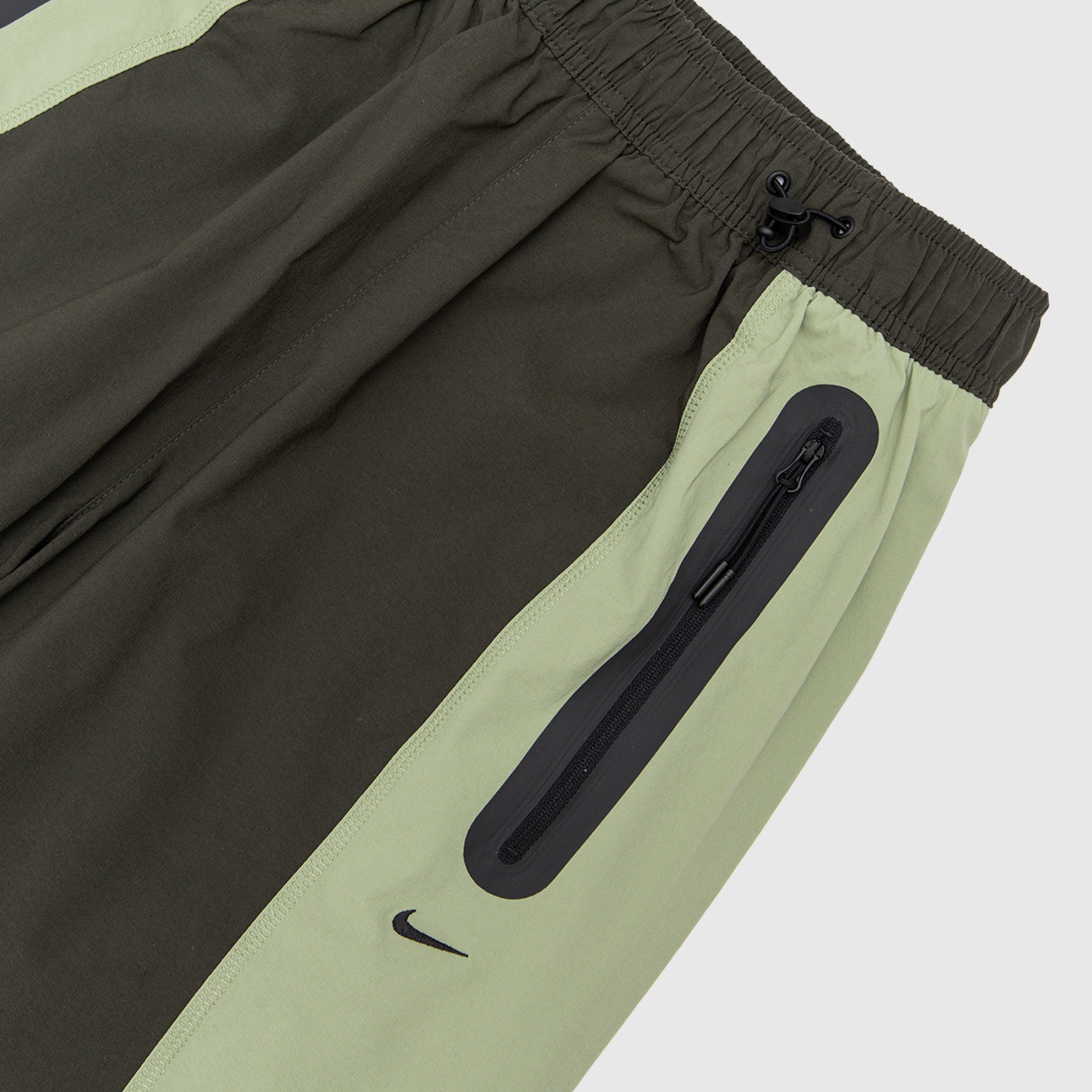 TECH DRY-FIT WOVEN COLOR-BLOCK OVERSIZED PANTS