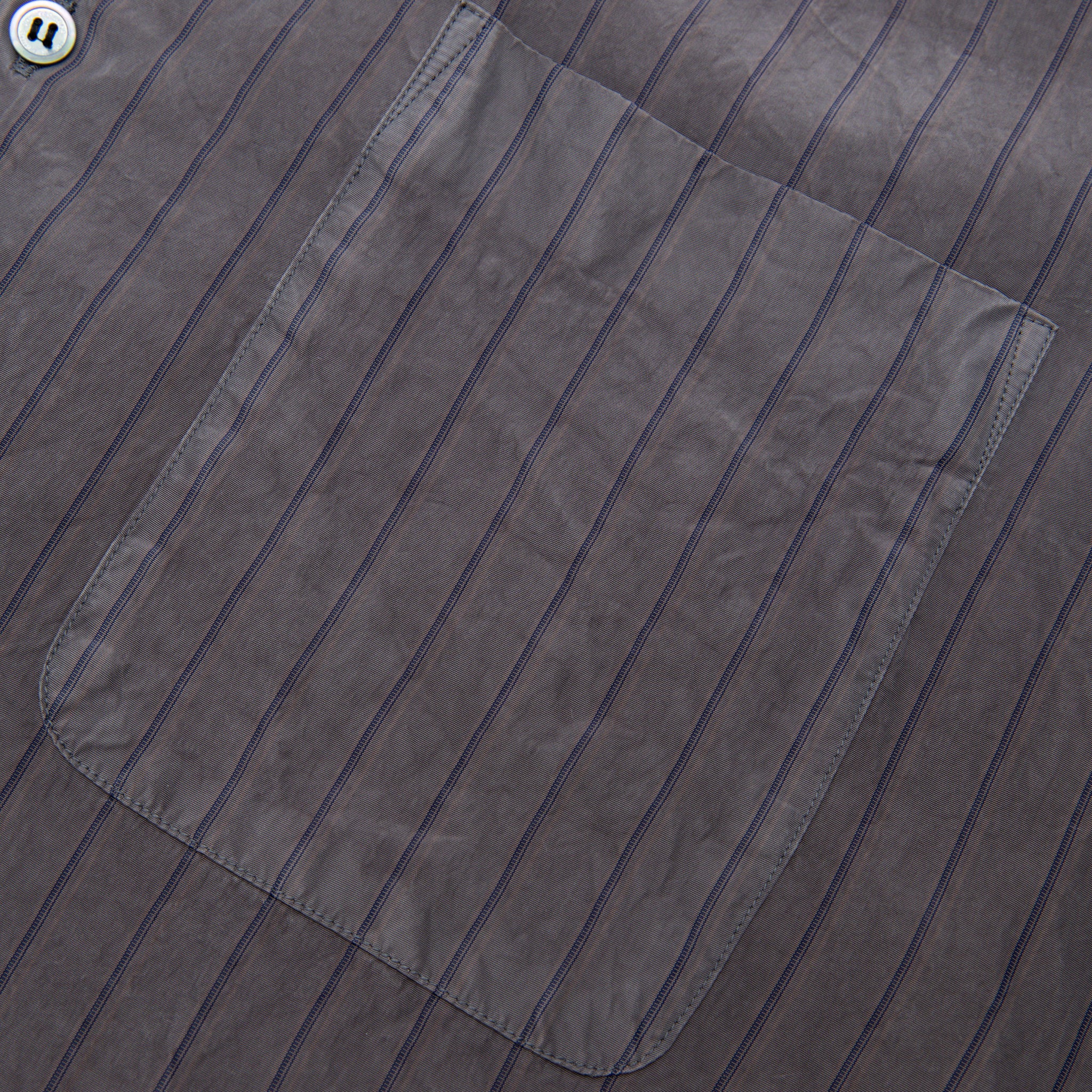 MEN'S PINSTRIPED S/S SHIRT