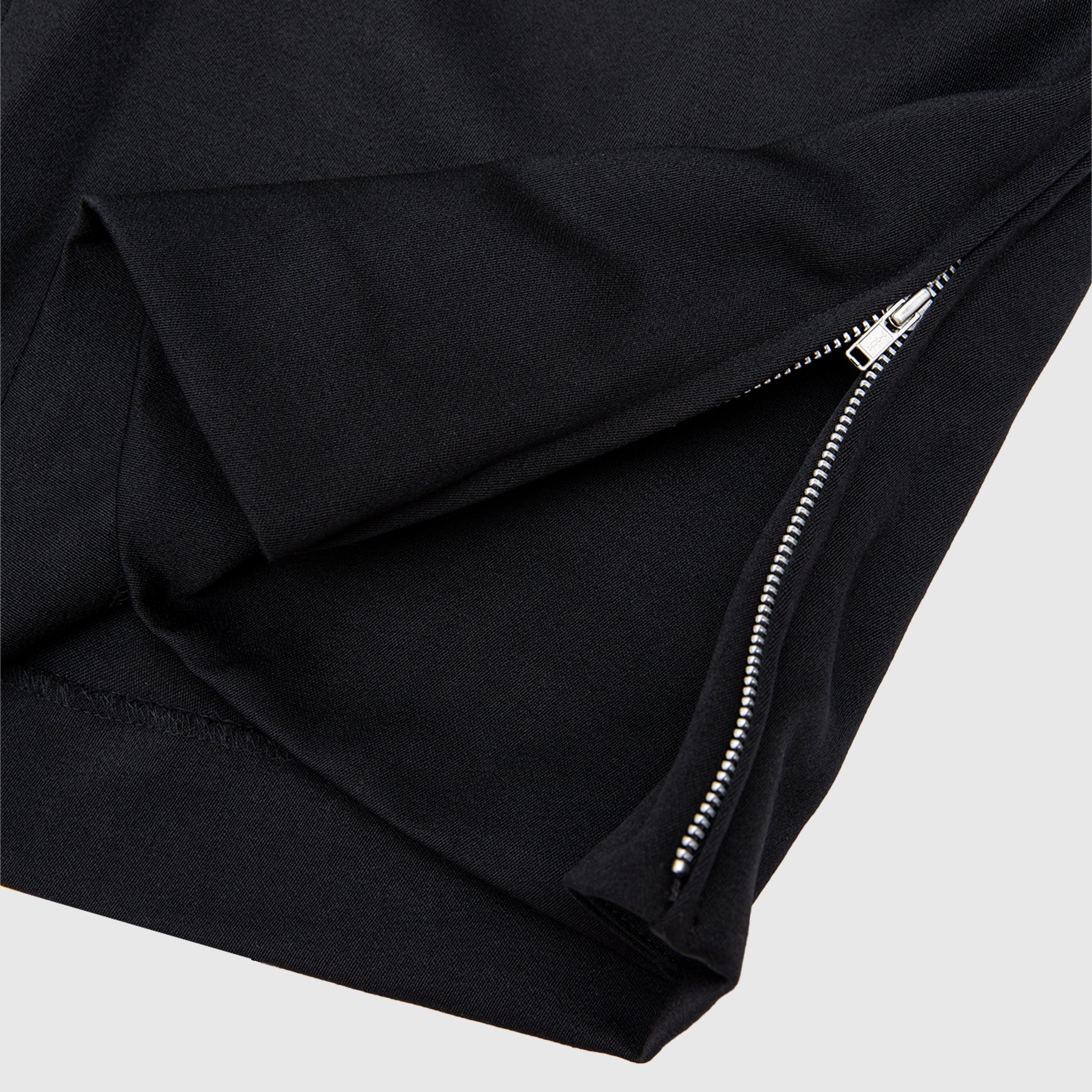 WOOL ZIP SHORTS