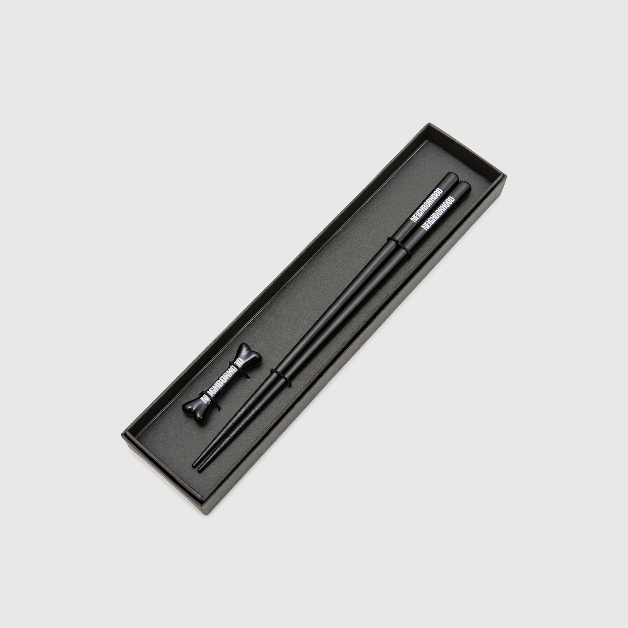 CHOPSTICKS & CHOPSTICK REST SET