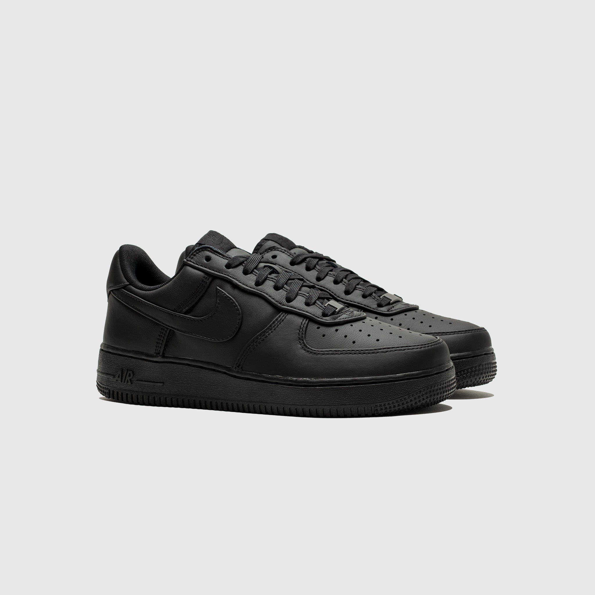 AIR FORCE 1 LOW RETRO PREMIUM "TRIPLE BLACK"