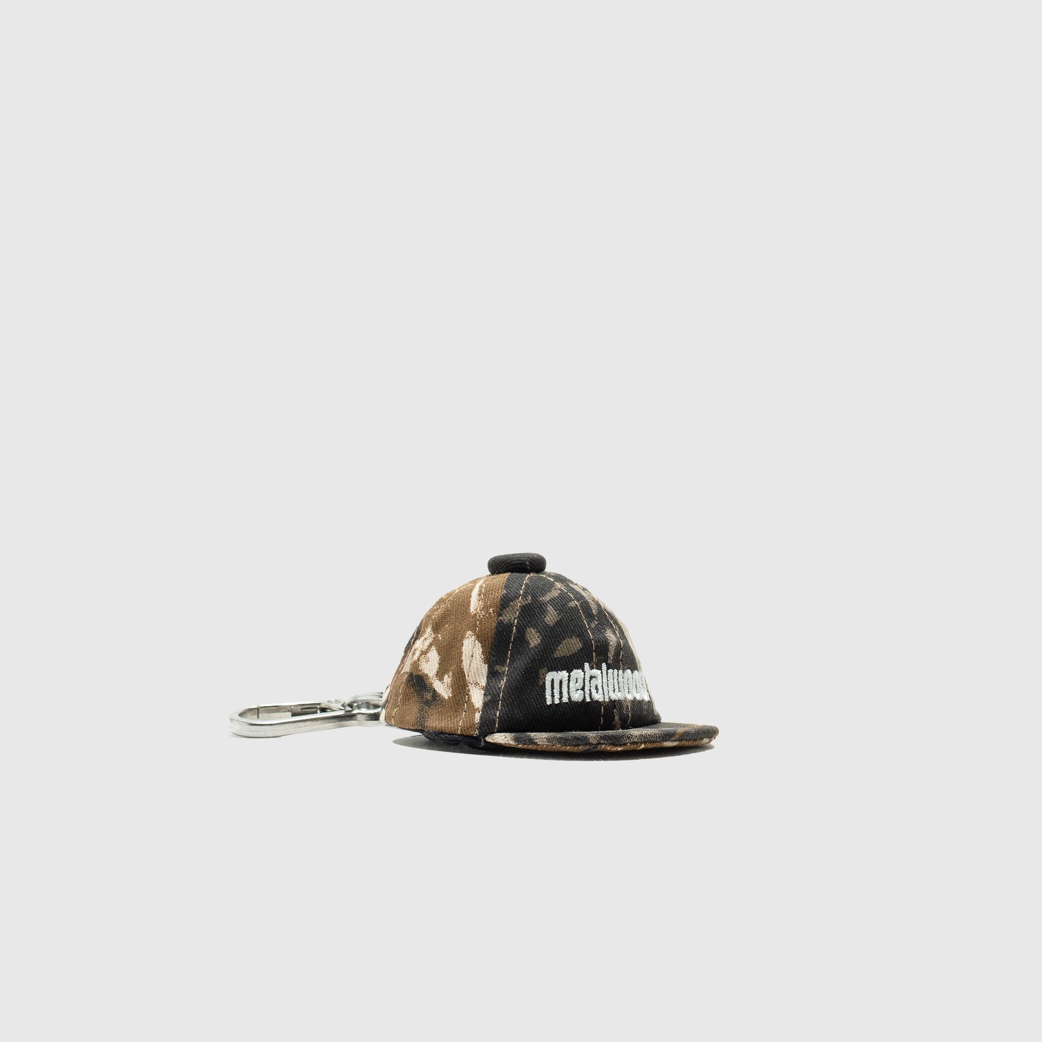 CAMO HAT KEYCHAIN