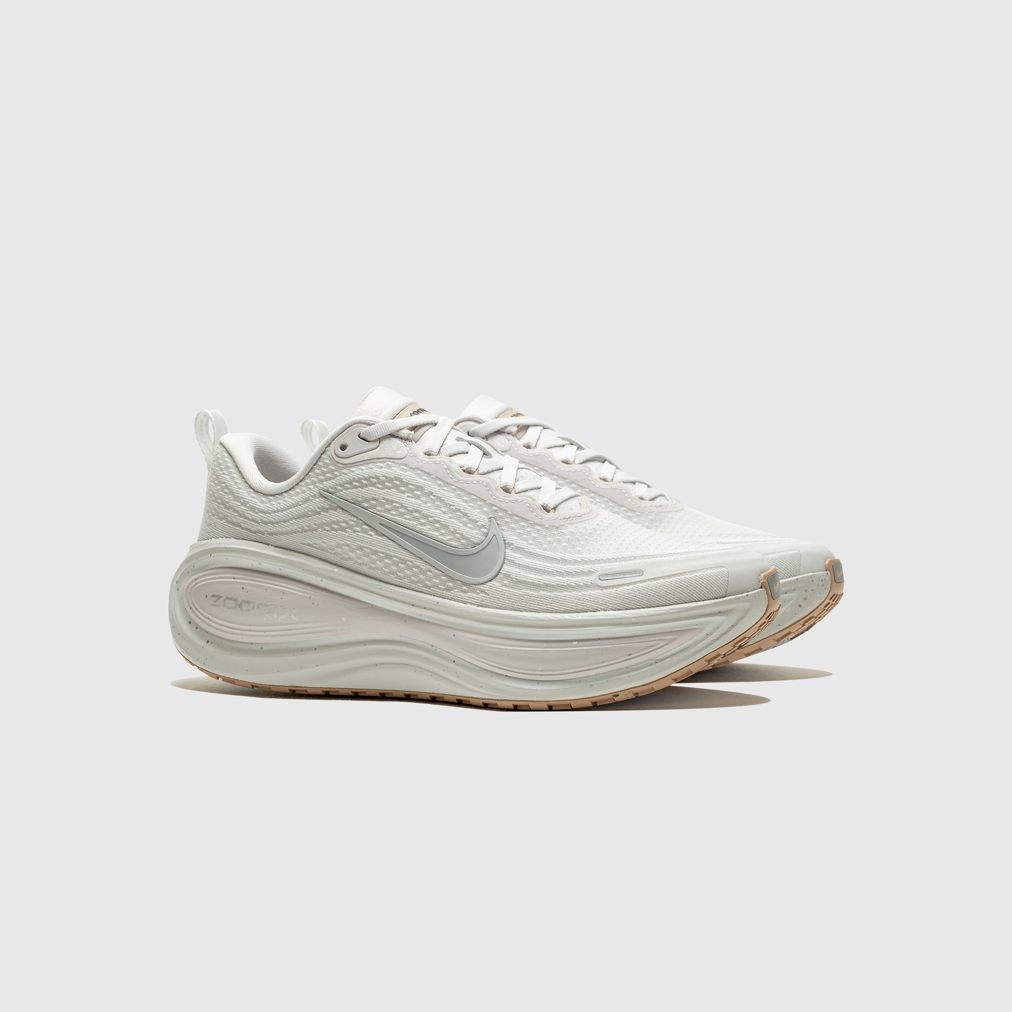 VOMERO PLUS SPECKLE  "VAST GREY"