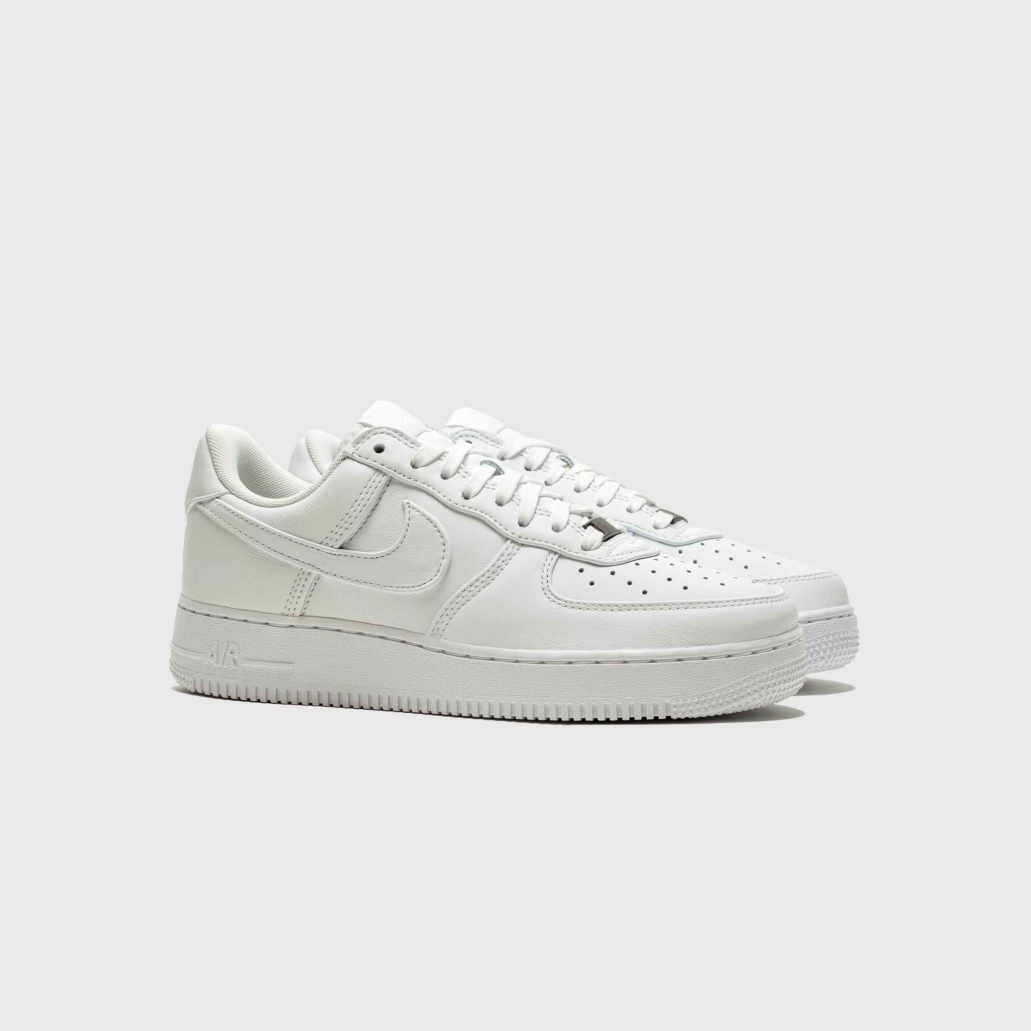 AIR FORCE 1 LOW RETRO PREMIUM "TRIPLE WHITE"