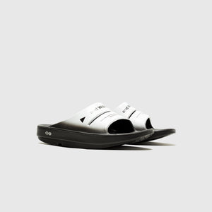 OOFOS ahh X AND WANDER RECOVERY SANDAL